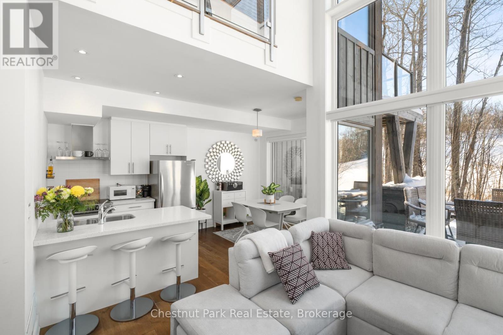 10 Carrick Trail, Gravenhurst, Ontario  P1P 0A6 - Photo 8 - X12616596