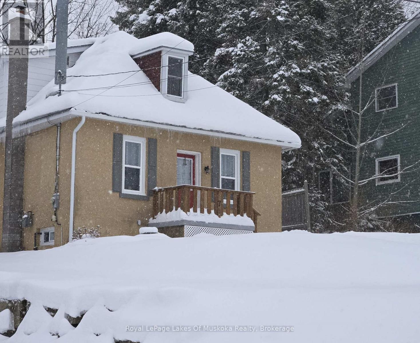 7 Duncan Street W, Huntsville, Ontario  P1H 1V9 - Photo 1 - X12627064