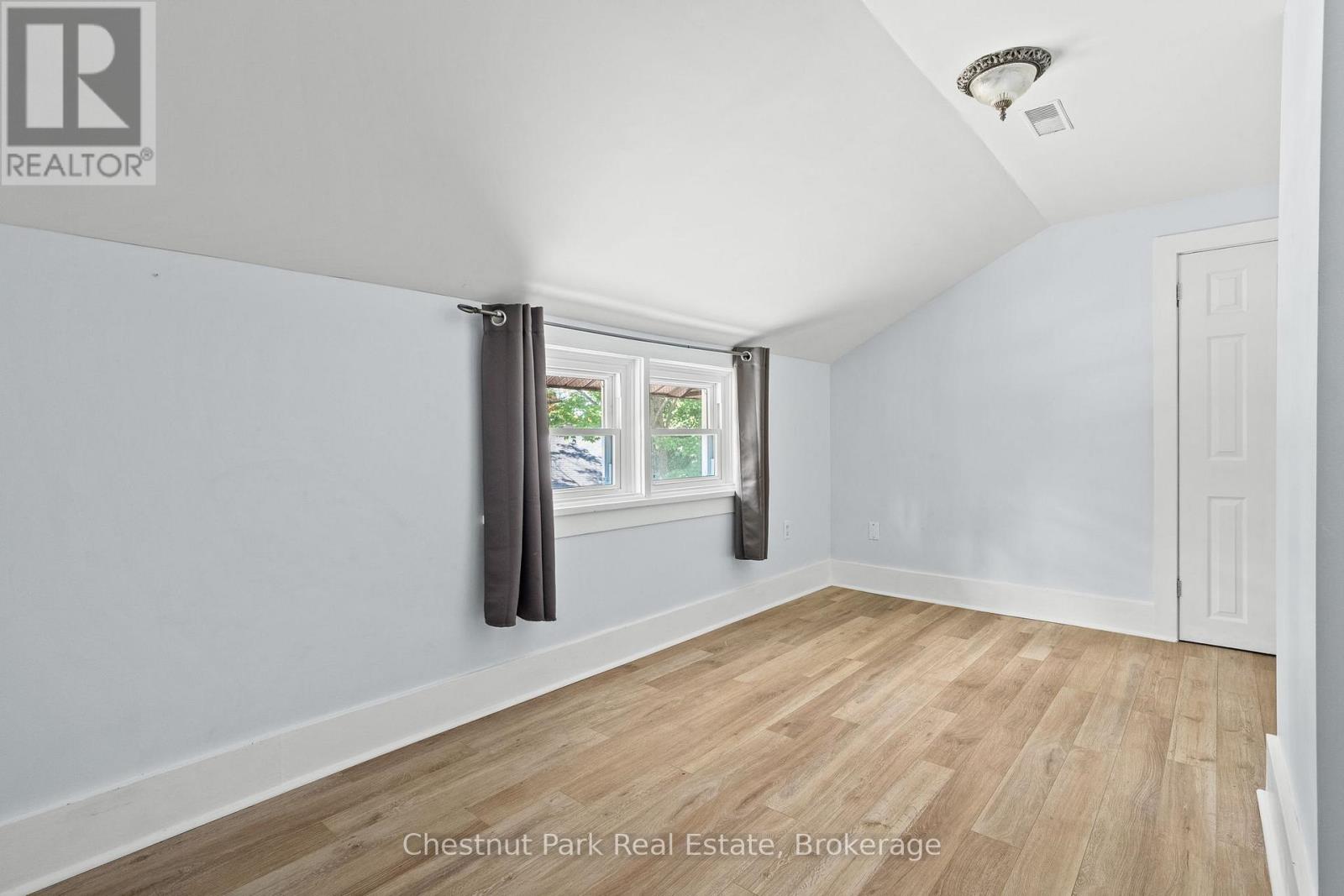 615 Bay Street, Gravenhurst, Ontario  P1P 1G8 - Photo 34 - X12629788