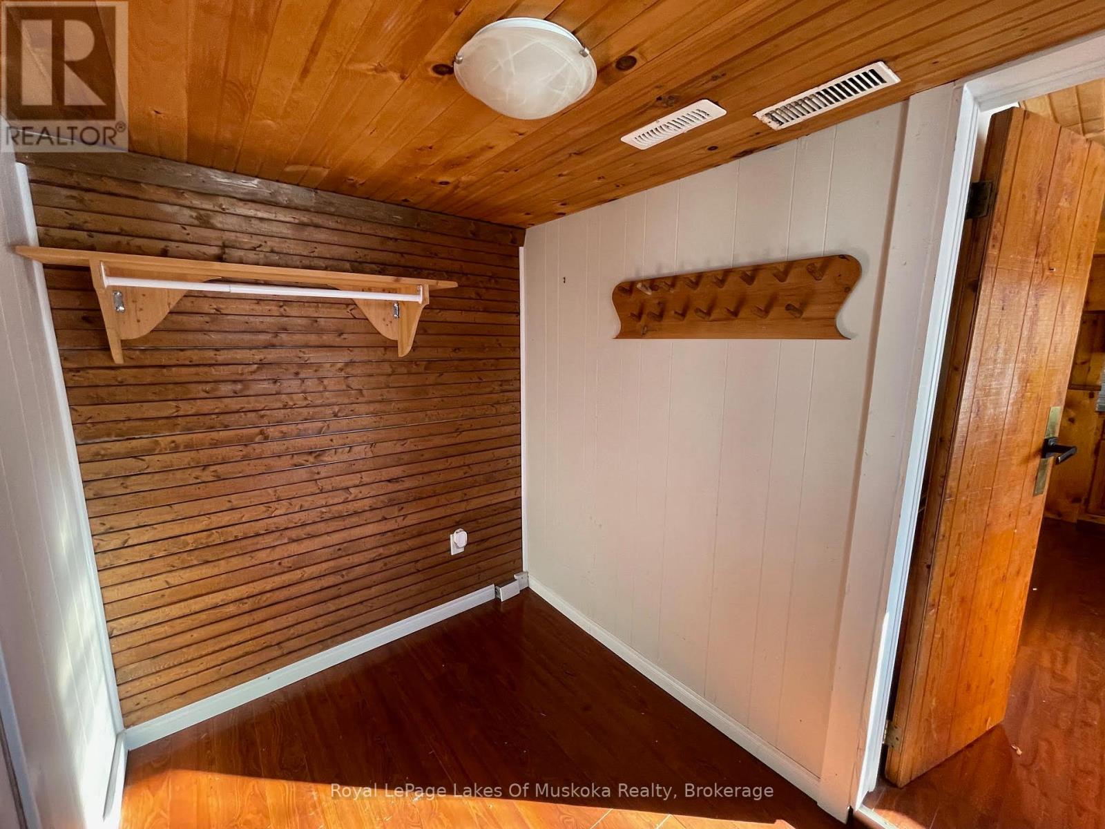 560 John Street N, Gravenhurst, Ontario  P1P 1G2 - Photo 24 - X12630564