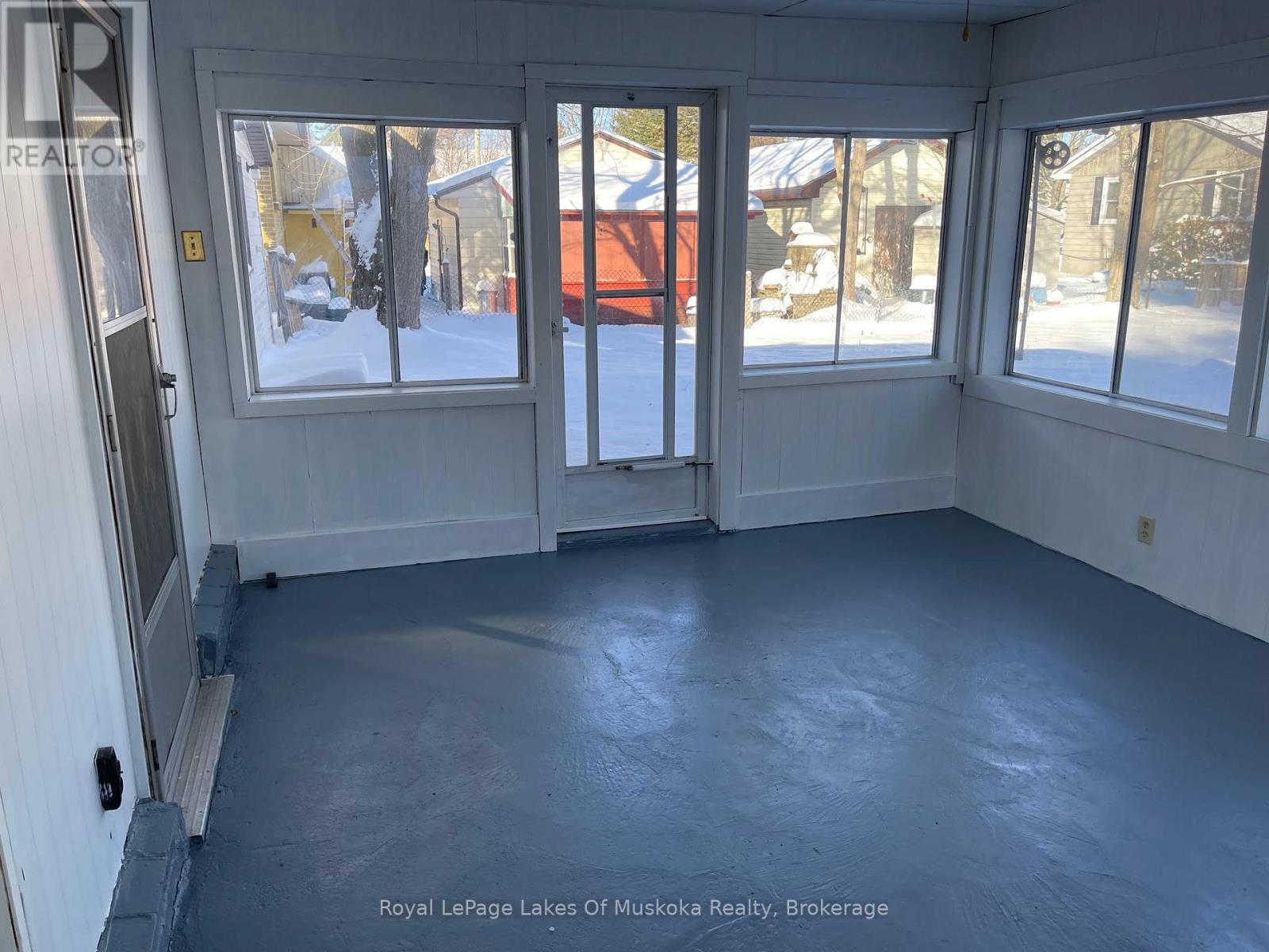 560 John Street N, Gravenhurst, Ontario  P1P 1G2 - Photo 3 - X12630564