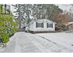 9 DUDLEY DRIVE, Bracebridge, Ontario