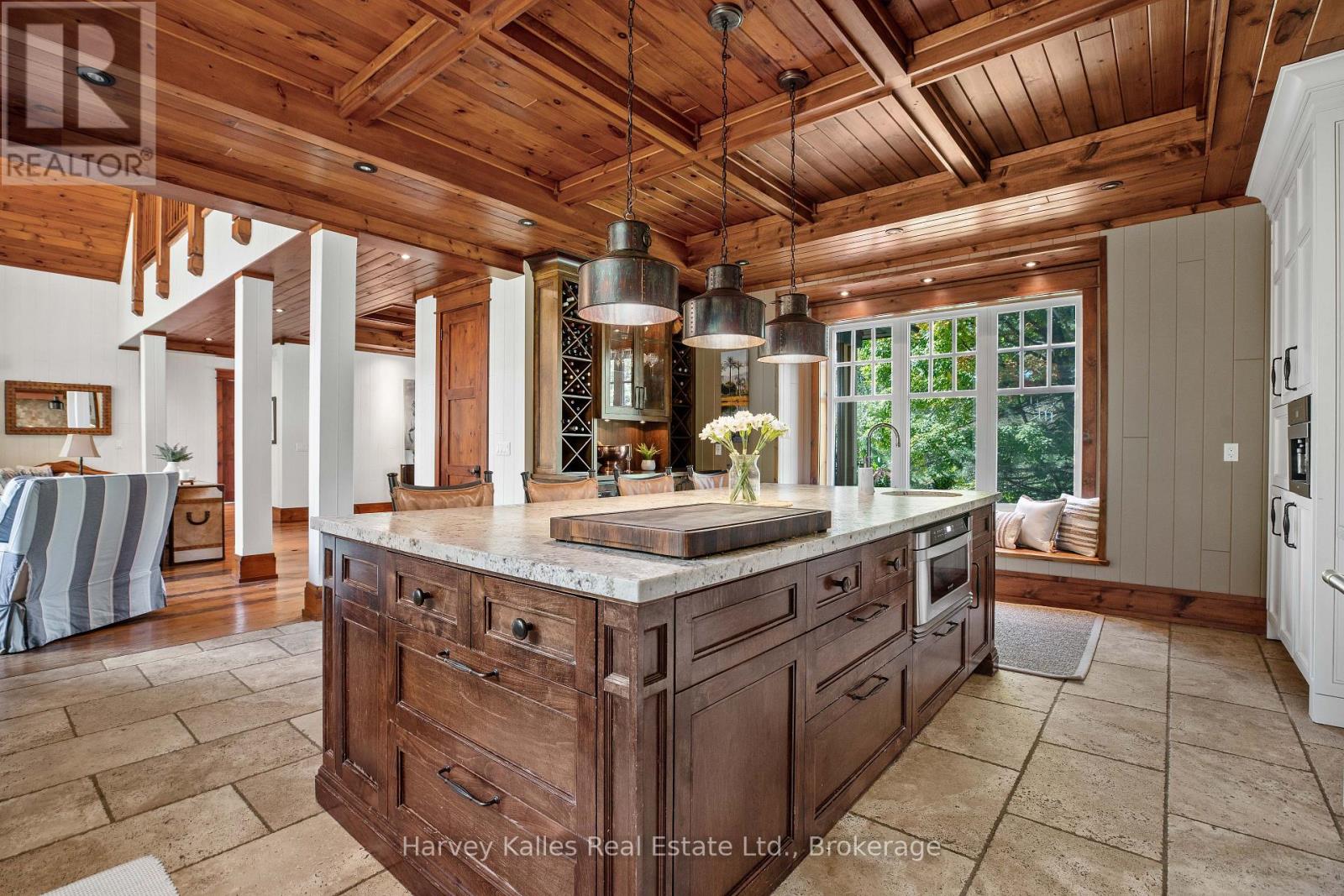 1074 Tally Ho Winter Park Road, Lake Of Bays, Ontario  P1H 2J6 - Photo 7 - X12638636