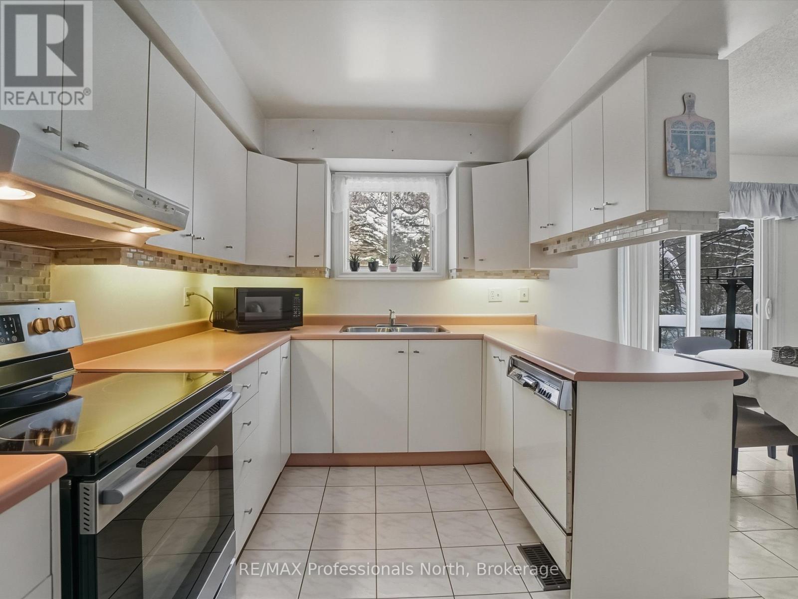 39 Catharine Street, Bracebridge, Ontario  P1L 1B1 - Photo 14 - X12639430