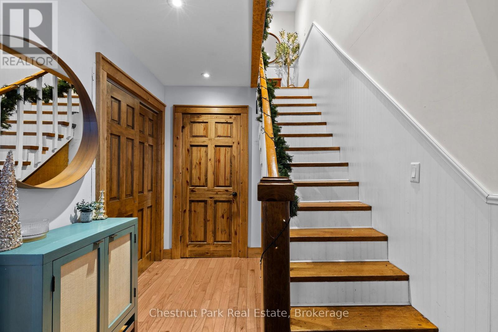 4478 Southwood Road, Muskoka Lakes, Ontario  P0C 1M0 - Photo 2 - X12642192