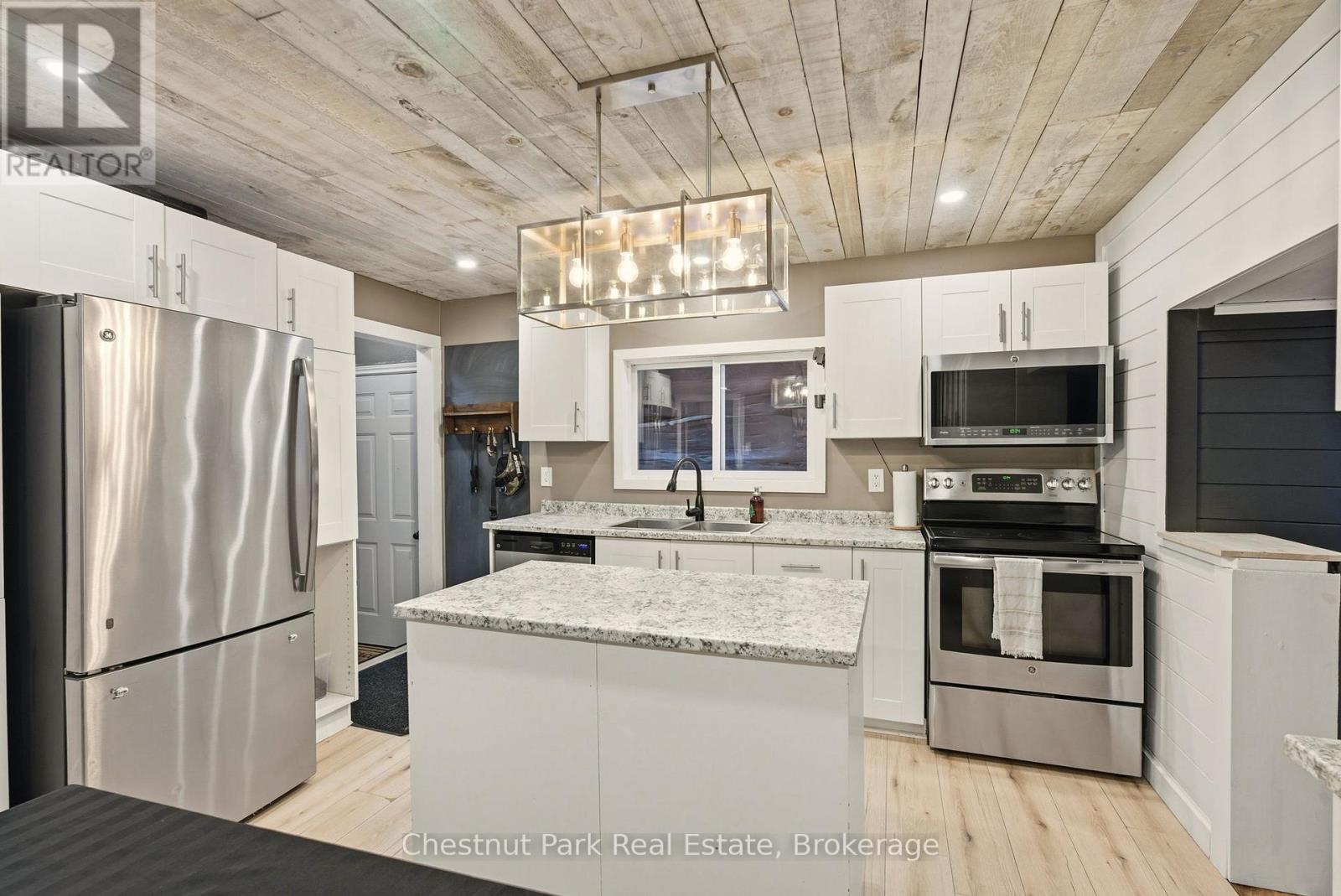 354 Muskoka 10 Road, Huntsville, Ontario  P0B 1L0 - Photo 15 - X12643898