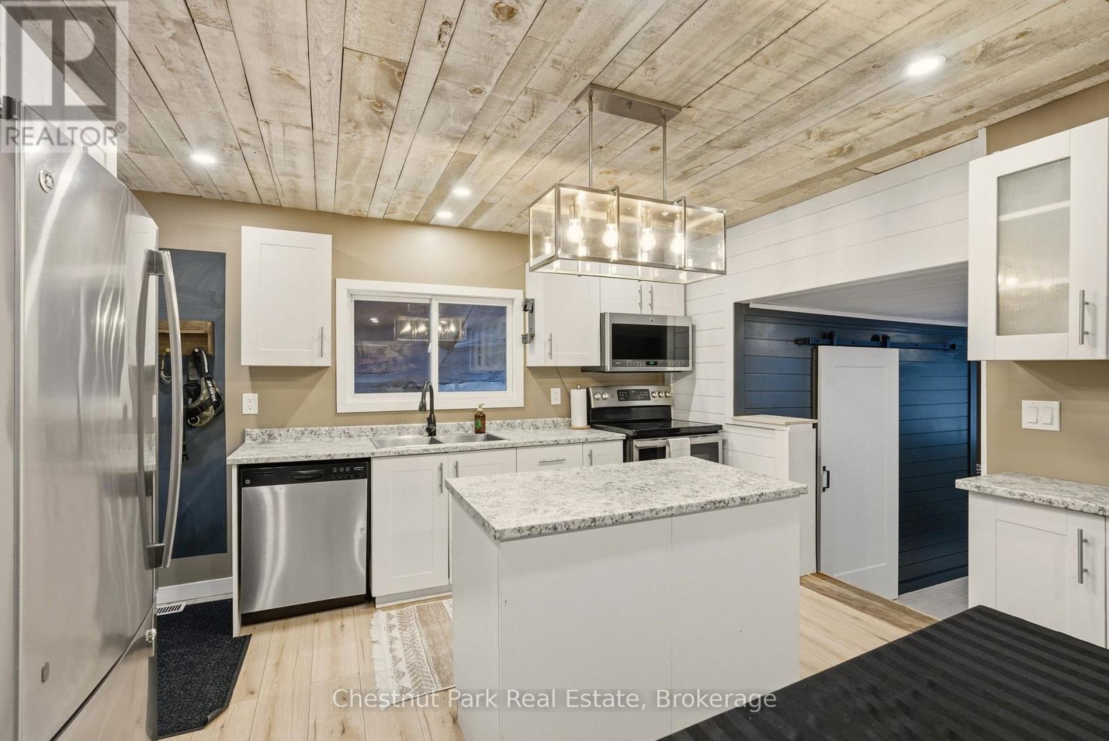 354 Muskoka 10 Road, Huntsville, Ontario  P0B 1L0 - Photo 17 - X12643898