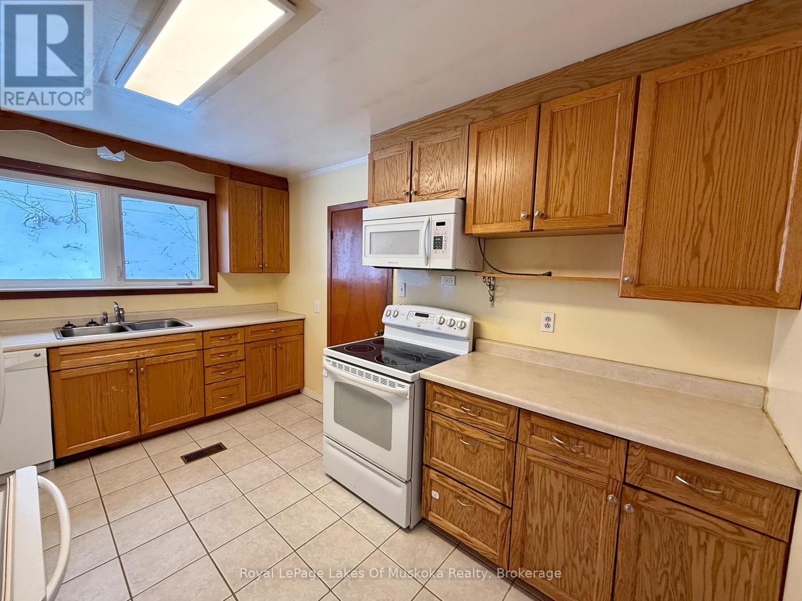 31 Ferguson Road, Huntsville, Ontario  P1H 1X7 - Photo 8 - X12646902