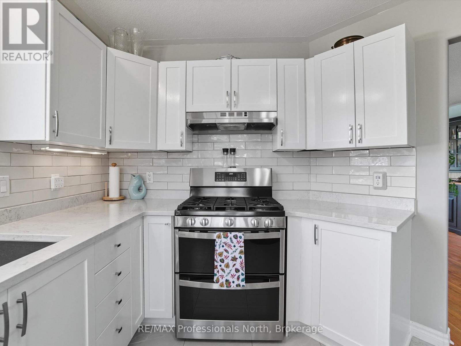 17 Keall Crescent, Bracebridge, Ontario  P1L 1Y4 - Photo 16 - X12654112