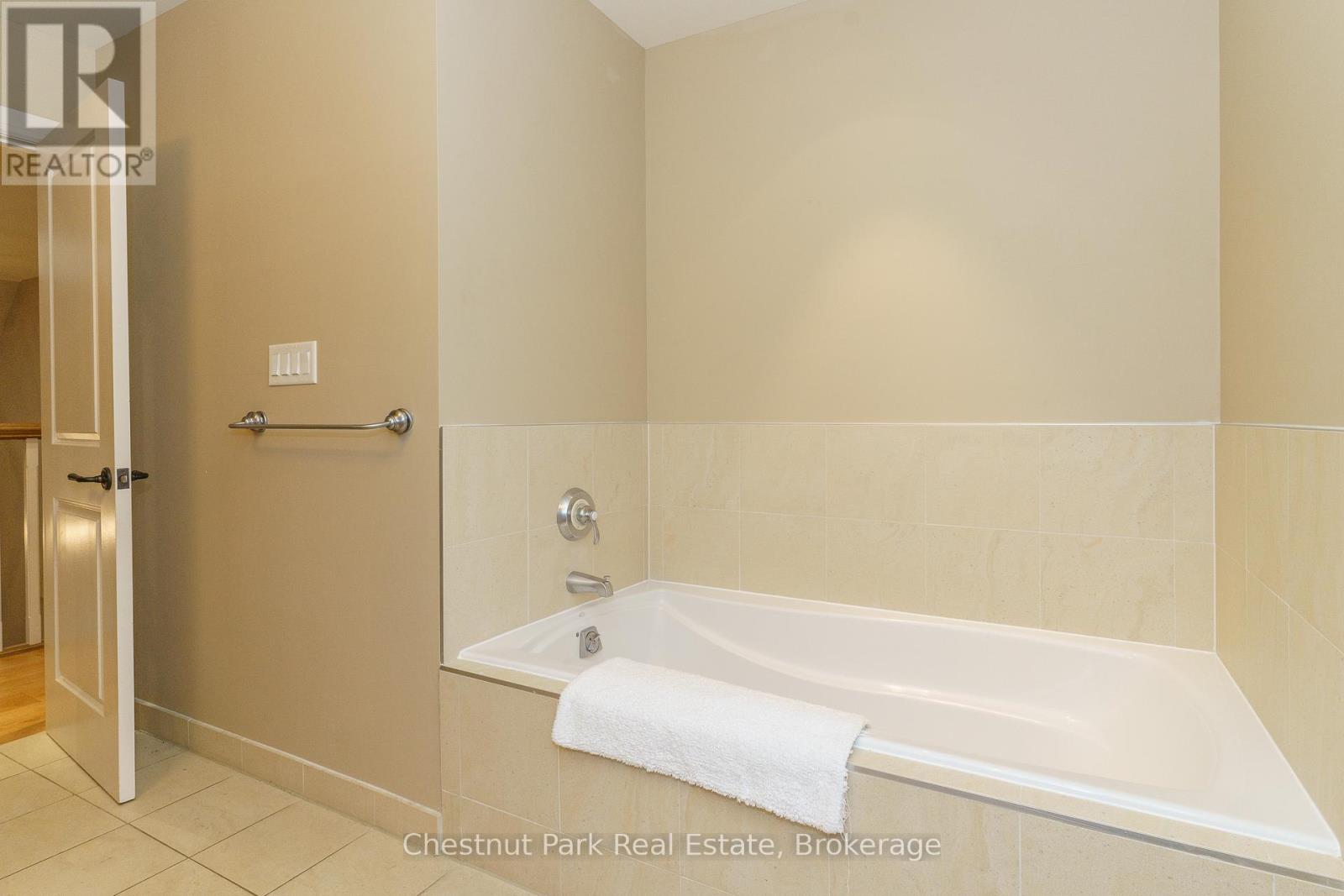 501 Glen Abbey Way E, Seguin, Ontario  P2A 2W8 - Photo 22 - X12660642