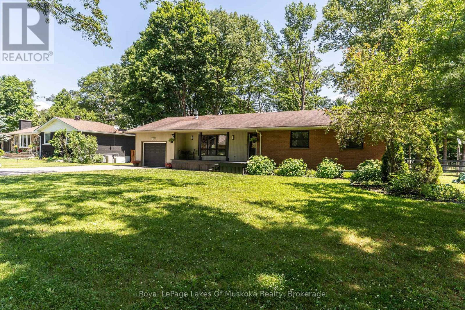 220 Alexander Street, Gravenhurst, Ontario  P1P 1A6 - Photo 33 - X12665794