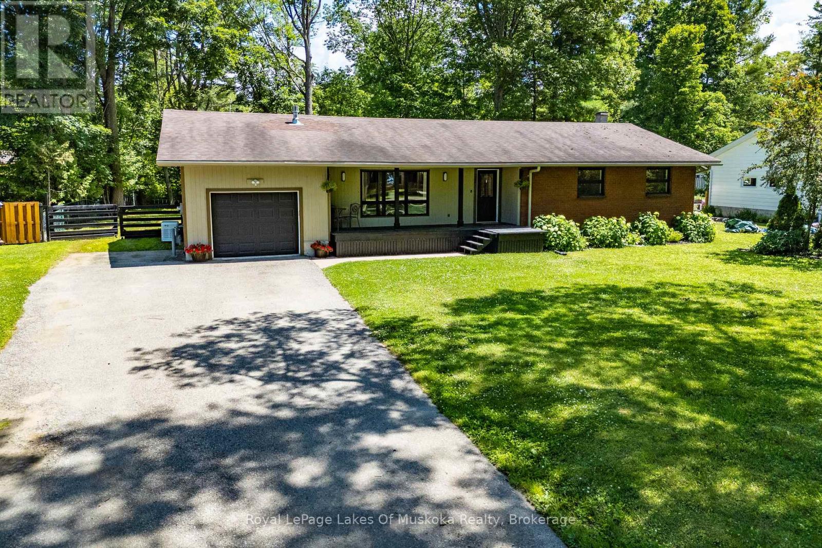 220 Alexander Street, Gravenhurst, Ontario  P1P 1A6 - Photo 49 - X12665794