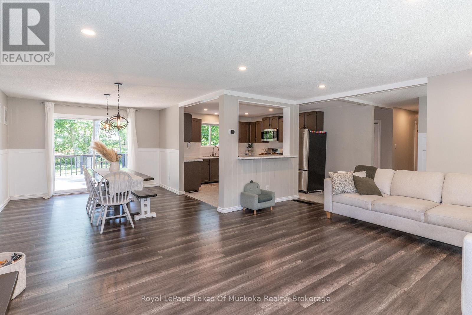 220 Alexander Street, Gravenhurst, Ontario  P1P 1A6 - Photo 6 - X12665794