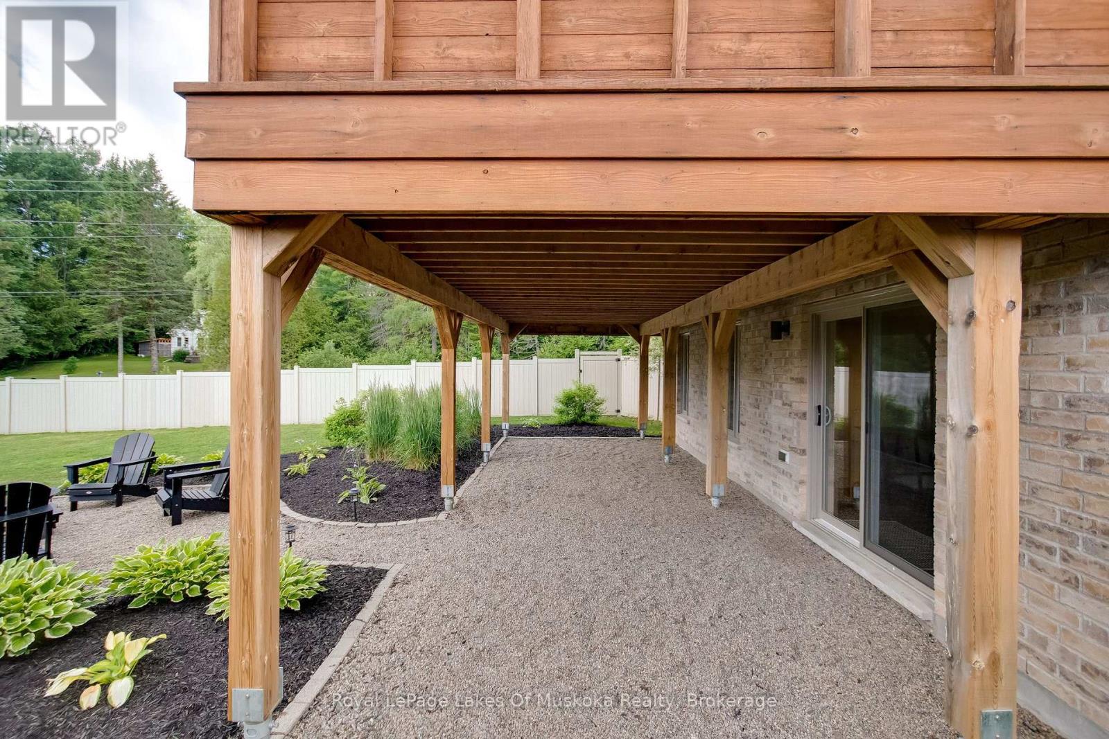 75 Selkirk Drive, Huntsville, Ontario  P1H 0C6 - Photo 12 - X12671074