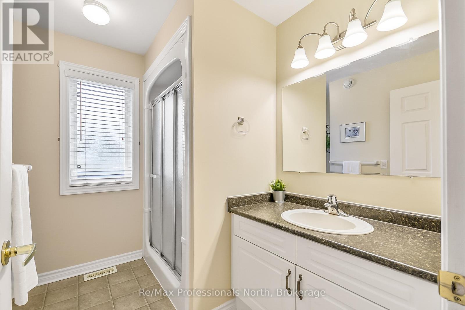 136 Hedgewood Lane, Gravenhurst, Ontario  P1P 1Z4 - Photo 4 - X12672010