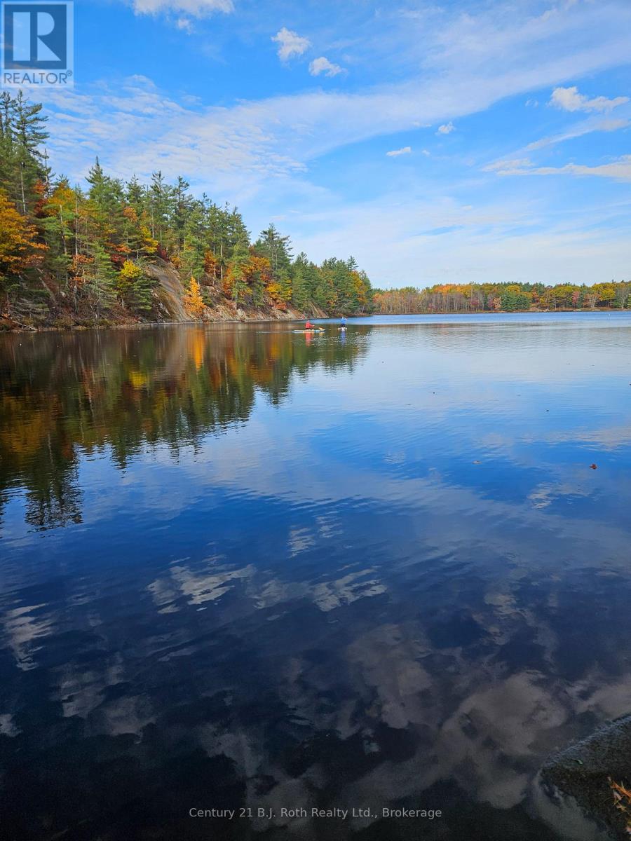 1112 Sam Cook Road, Gravenhurst, Ontario  P1P 1R3 - Photo 11 - X12672910