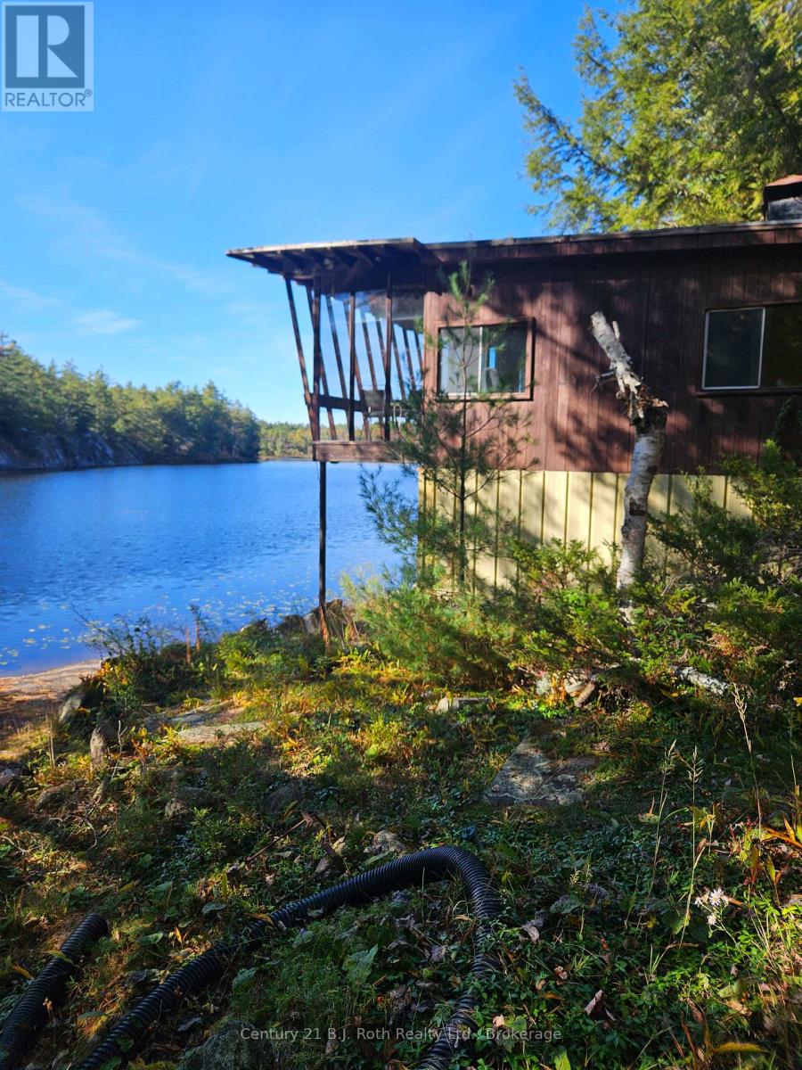 1112 Sam Cook Road, Gravenhurst, Ontario  P1P 1R3 - Photo 3 - X12672910