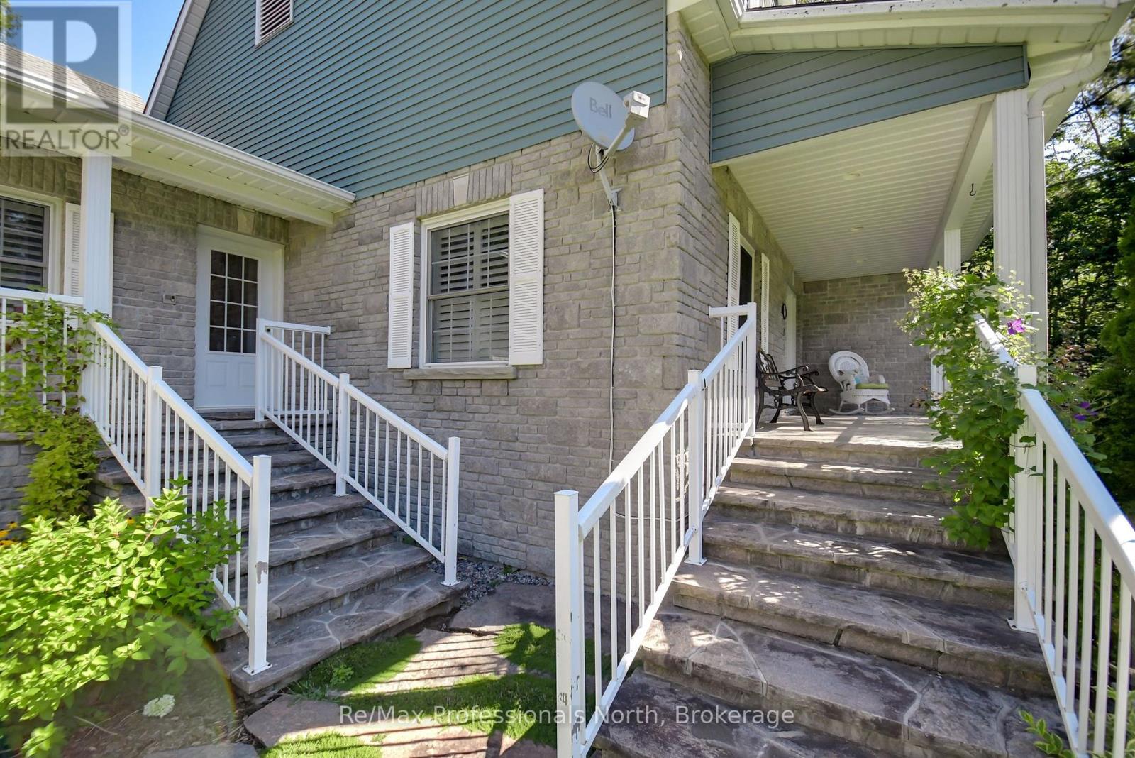 160 Tiffany Trail, Gravenhurst, Ontario  P1P 1A6 - Photo 2 - X12679624