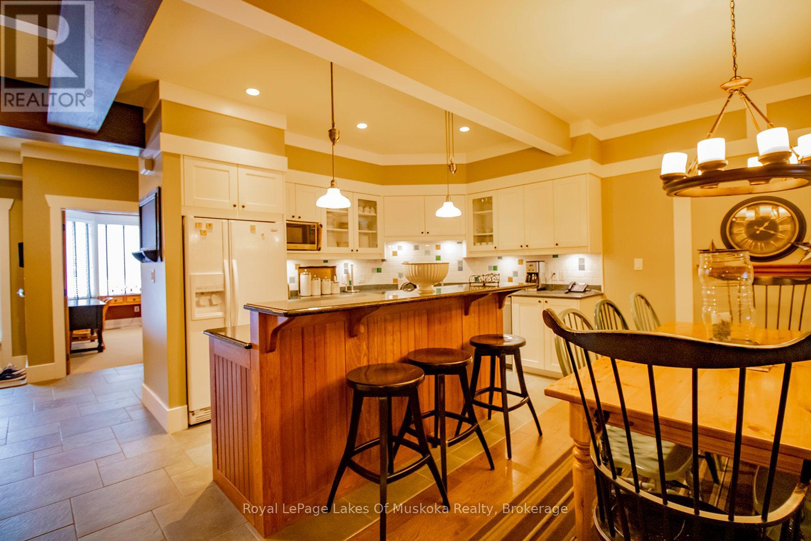 Villa 15 W 10 - 1020 Birch Glen Road, Lake Of Bays, Ontario  P0B 1A0 - Photo 14 - X12680714