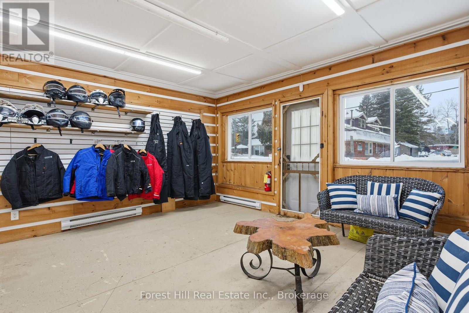 1092 Main Street, Lake Of Bays, Ontario  P0B 1A0 - Photo 13 - X12681198