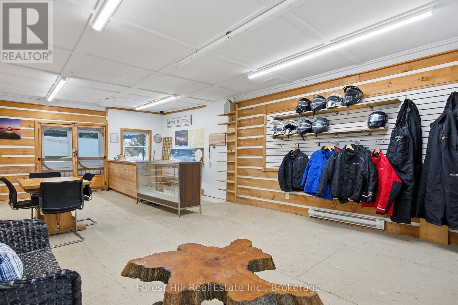 1092 Main Street, Lake Of Bays, Ontario  P0B 1A0 - Photo 14 - X12681198