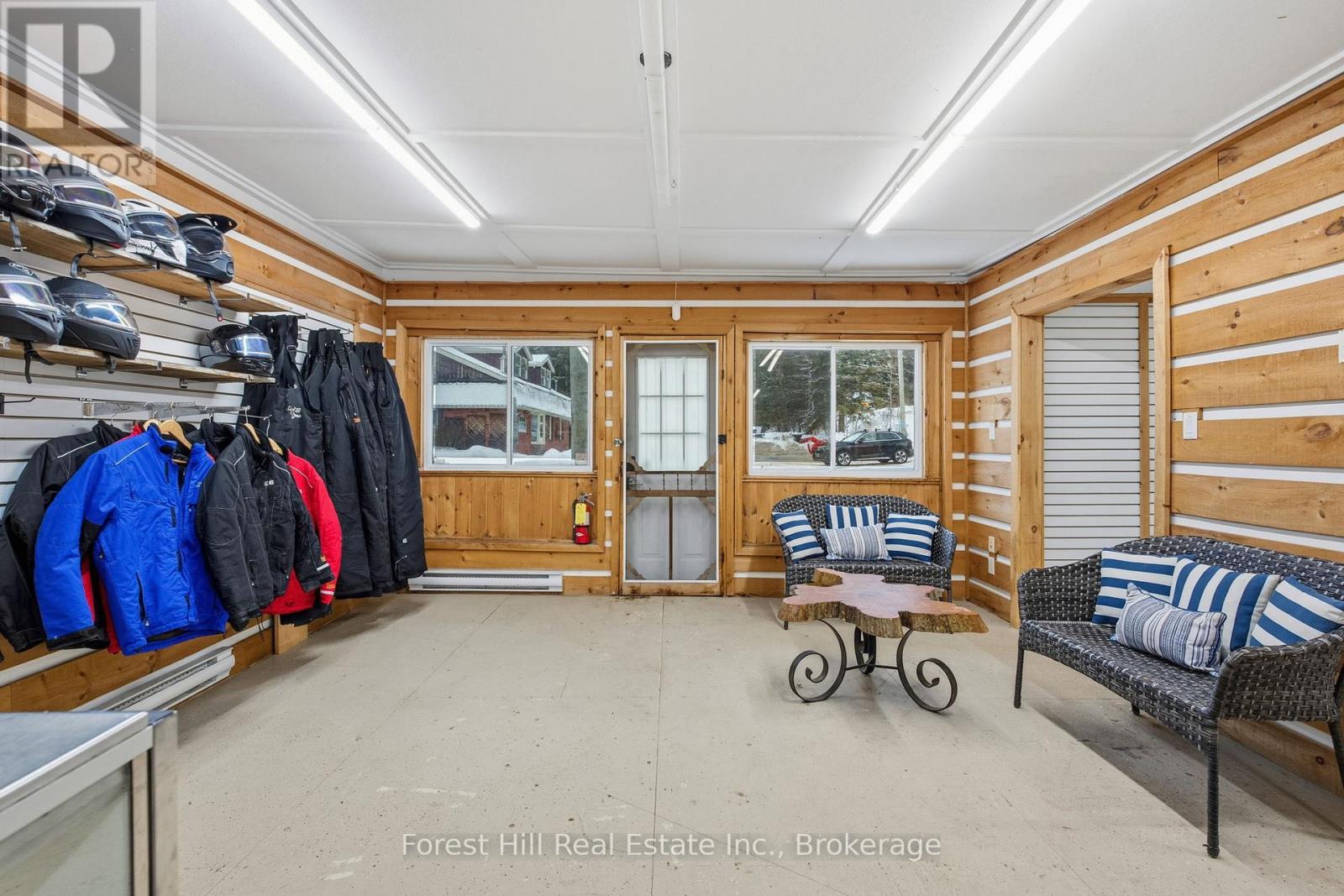 1092 Main Street, Lake Of Bays, Ontario  P0B 1A0 - Photo 16 - X12681198