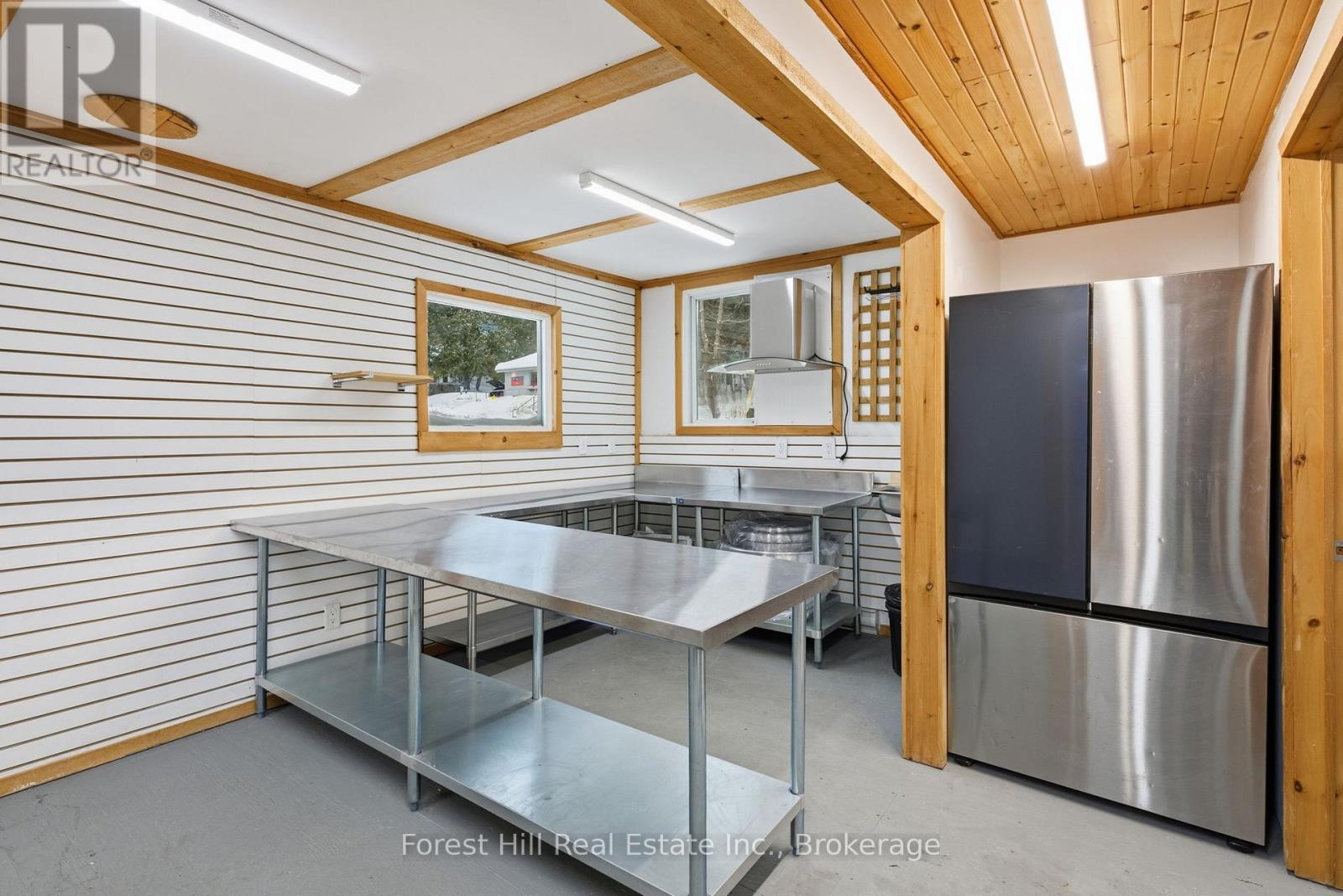 1092 Main Street, Lake Of Bays, Ontario  P0B 1A0 - Photo 18 - X12681198