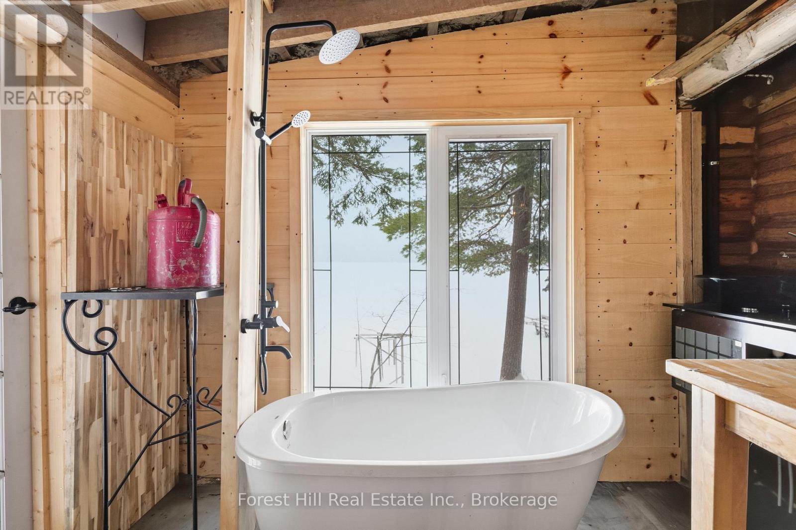 1092 Main Street, Lake Of Bays, Ontario  P0B 1A0 - Photo 30 - X12681198