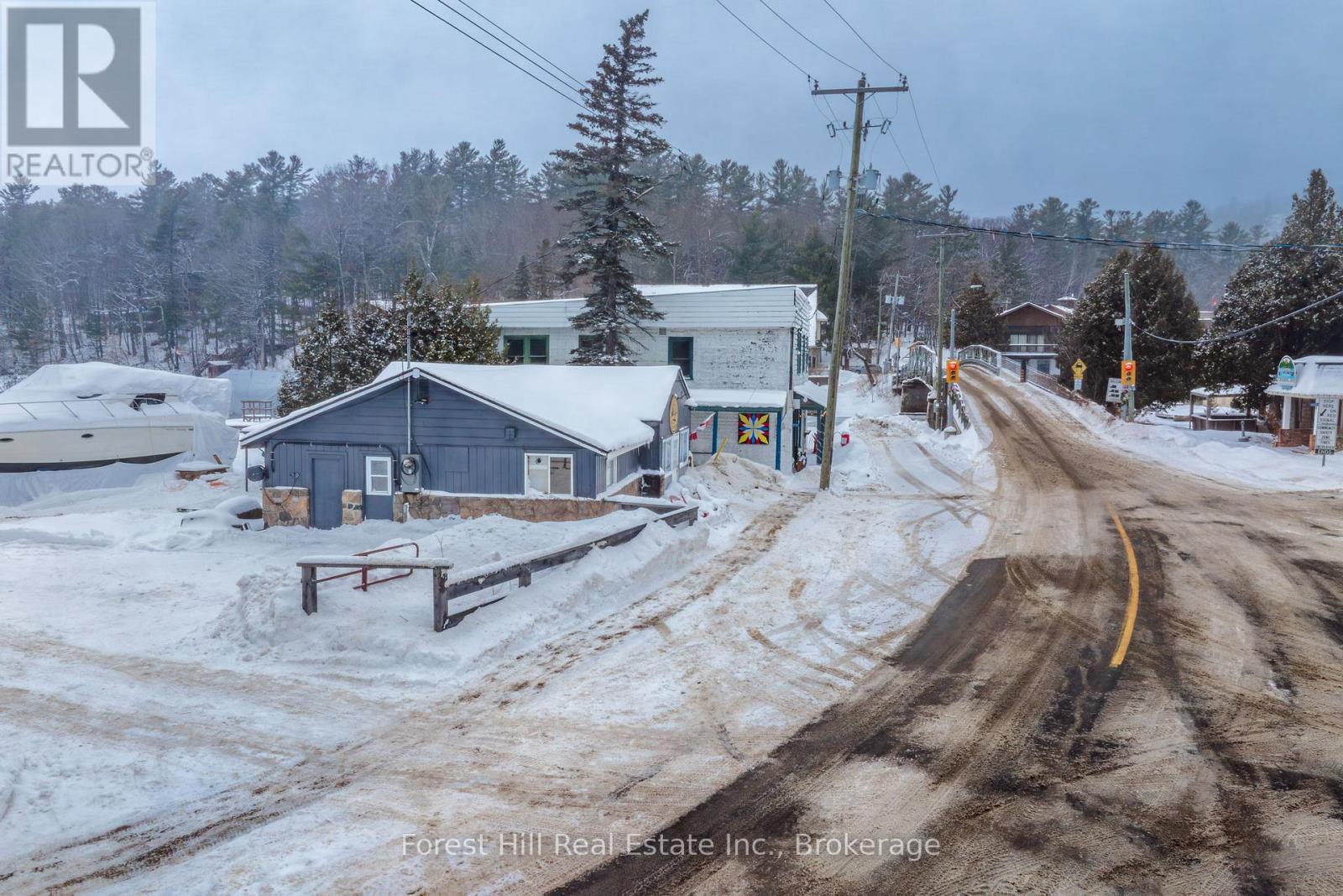 1092 Main Street, Lake Of Bays, Ontario  P0B 1A0 - Photo 48 - X12681198