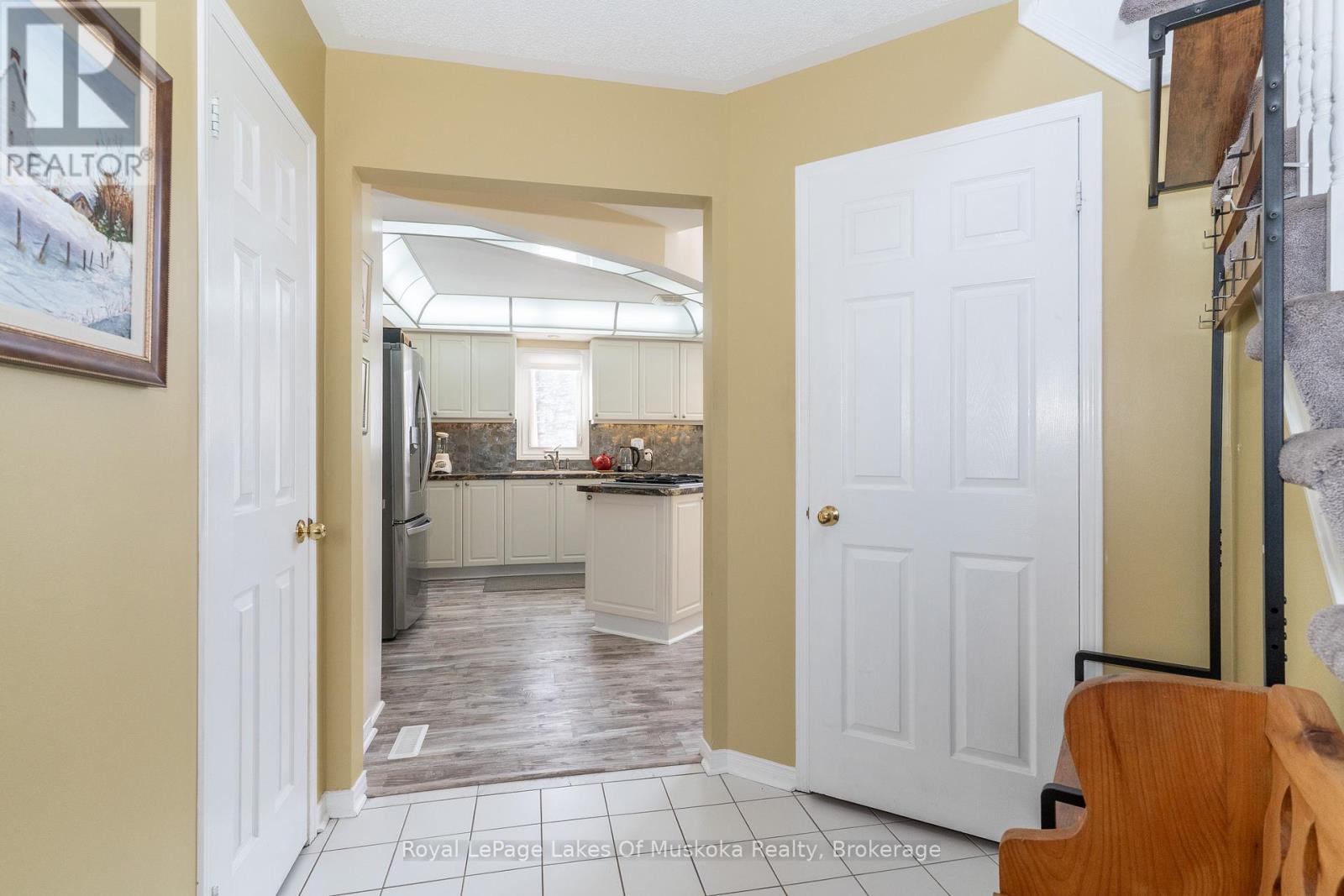 55 Shoreline Drive, Bracebridge, Ontario  P1L 1Z3 - Photo 20 - X12682166