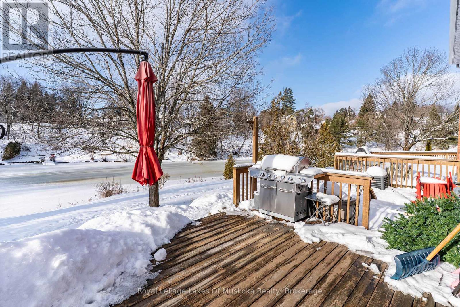 55 Shoreline Drive, Bracebridge, Ontario  P1L 1Z3 - Photo 33 - X12682166