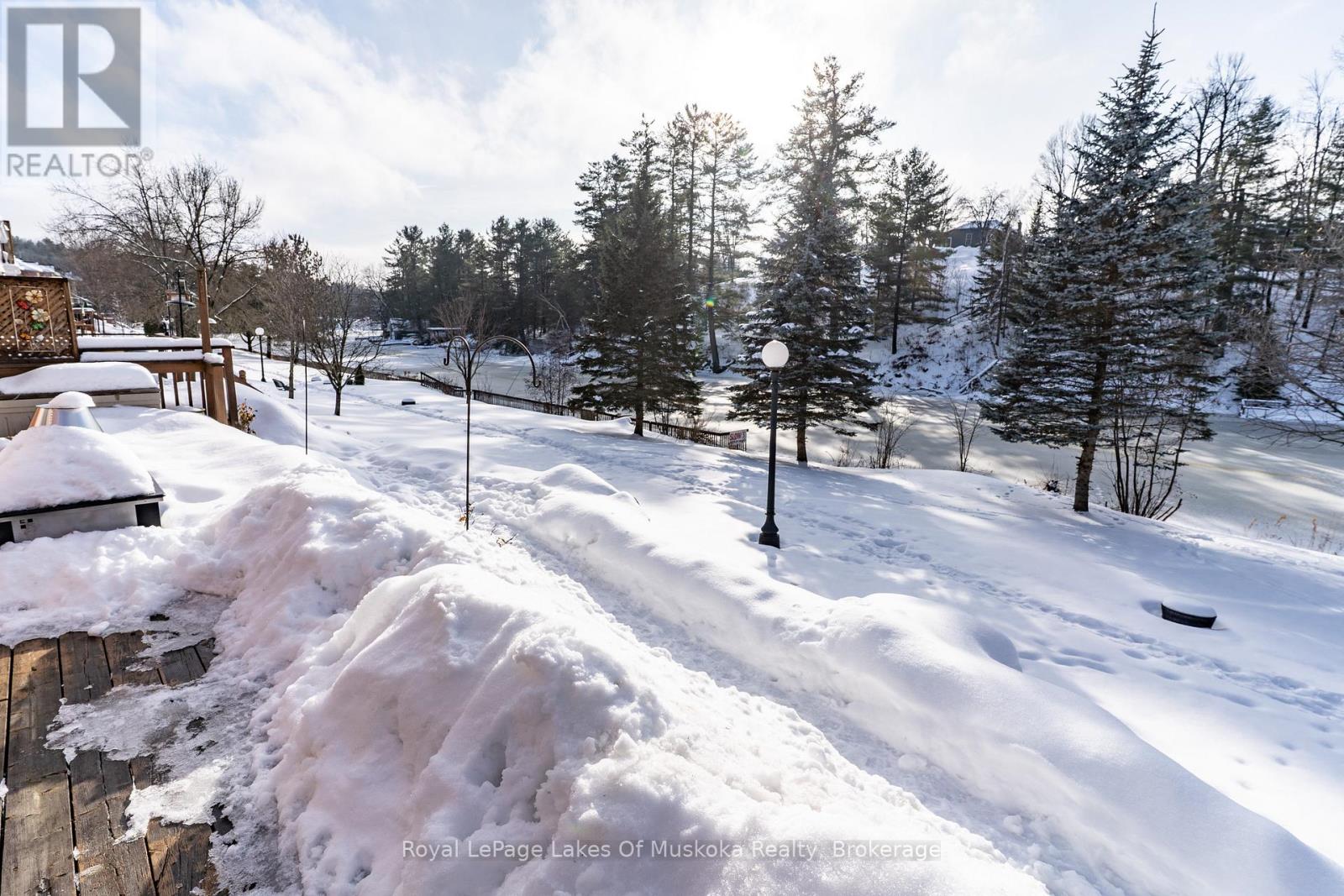 55 Shoreline Drive, Bracebridge, Ontario  P1L 1Z3 - Photo 34 - X12682166