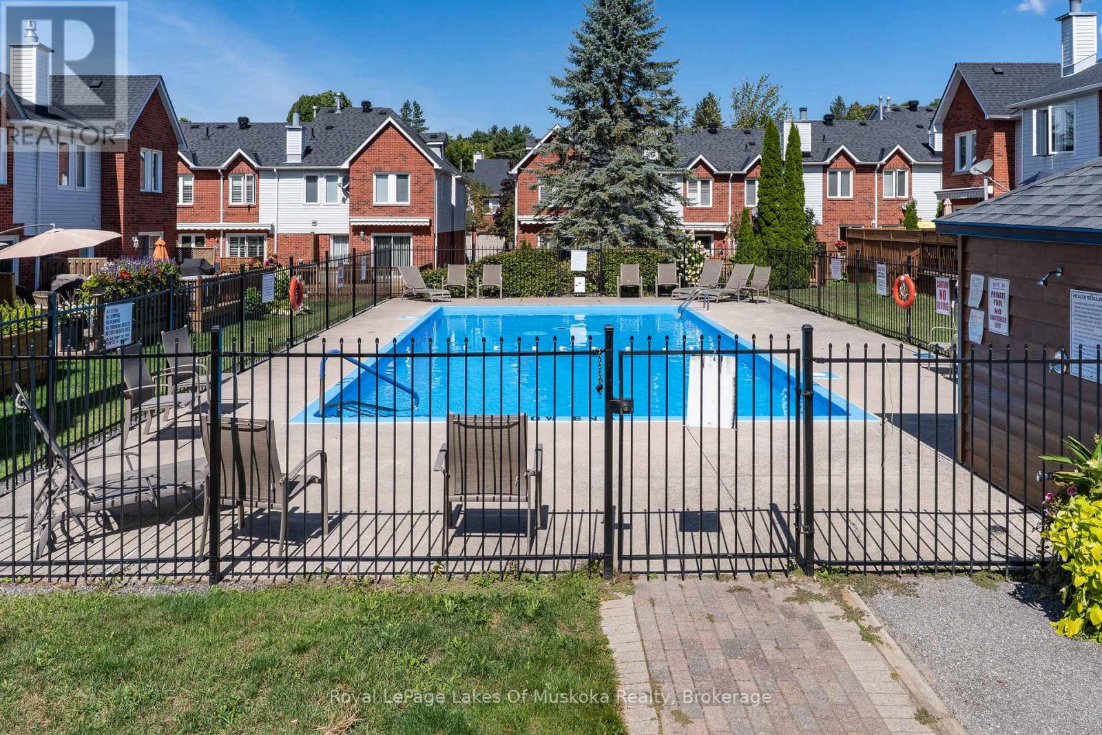 55 Shoreline Drive, Bracebridge, Ontario  P1L 1Z3 - Photo 38 - X12682166