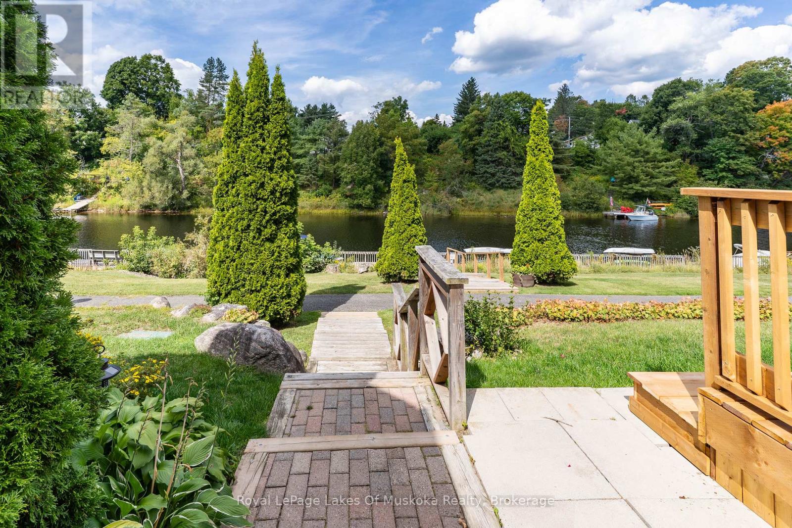 55 Shoreline Drive, Bracebridge, Ontario  P1L 1Z3 - Photo 39 - X12682166