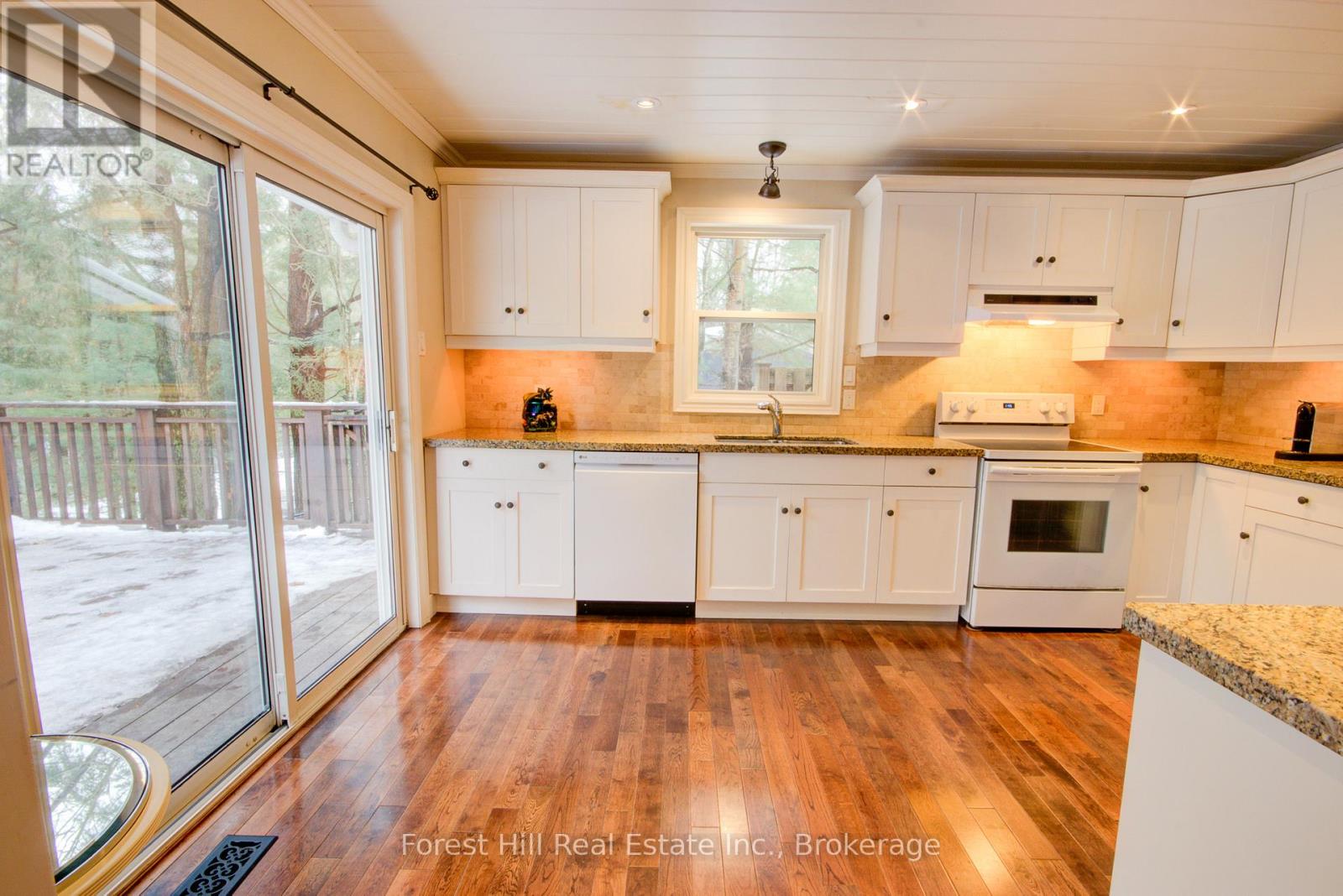 33 Meadow Heights Drive, Bracebridge, Ontario  P1L 1A2 - Photo 14 - X12684876