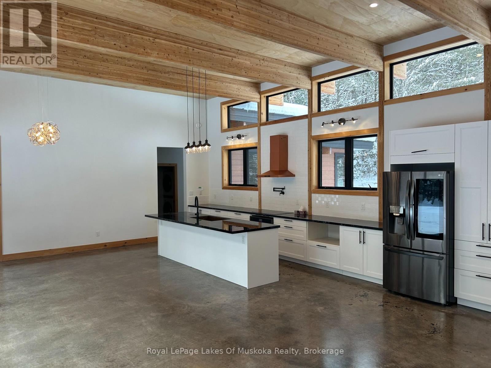 286 Clearwater Lake Road, Huntsville, Ontario  P0B 1L0 - Photo 9 - X12691870