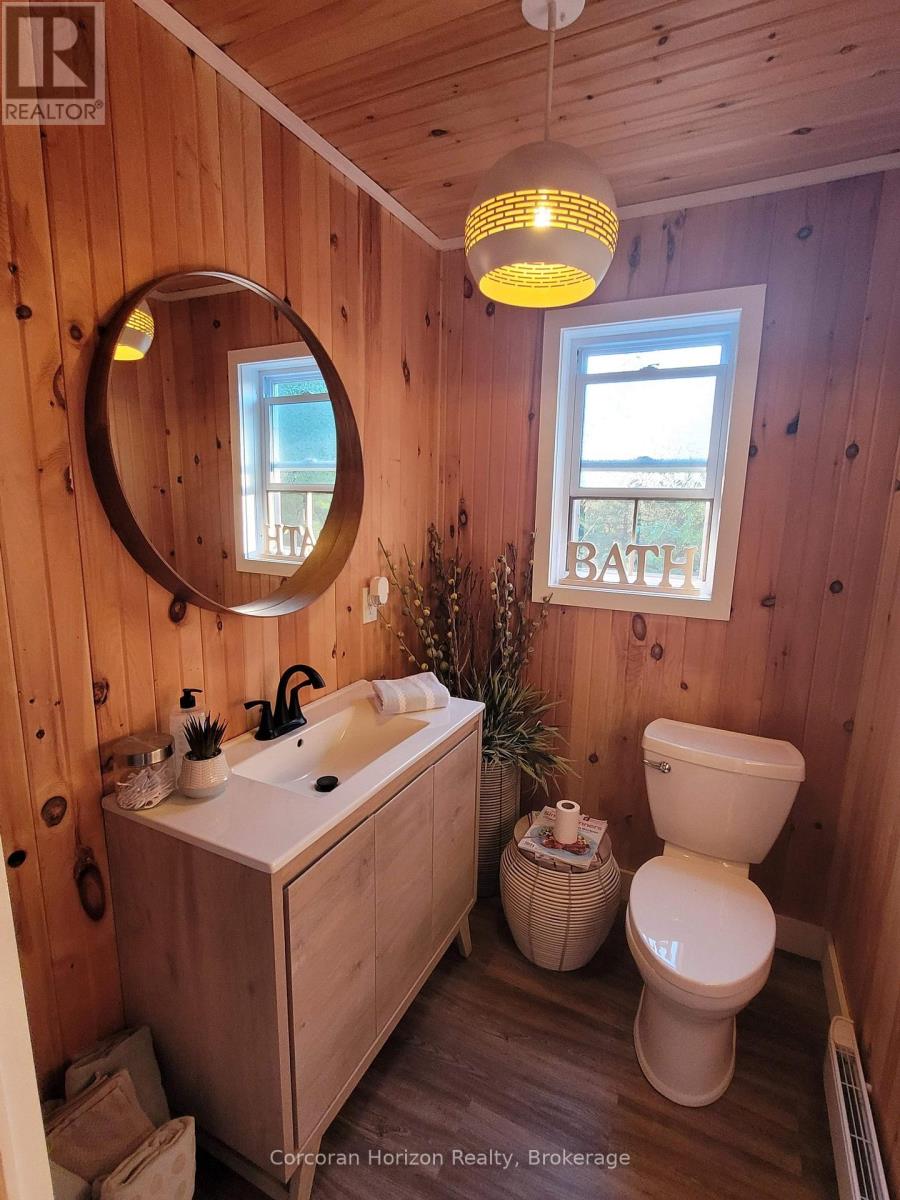 4476 Island 1040/little Beausoleil Island, Georgian Bay, Ontario  P0E 1E0 - Photo 17 - X12693164