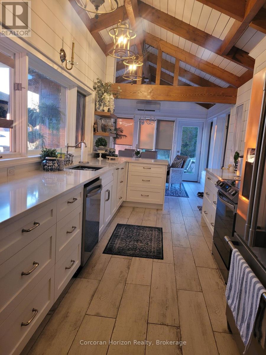 4476 Island 1040/little Beausoleil Island, Georgian Bay, Ontario  P0E 1E0 - Photo 6 - X12693164