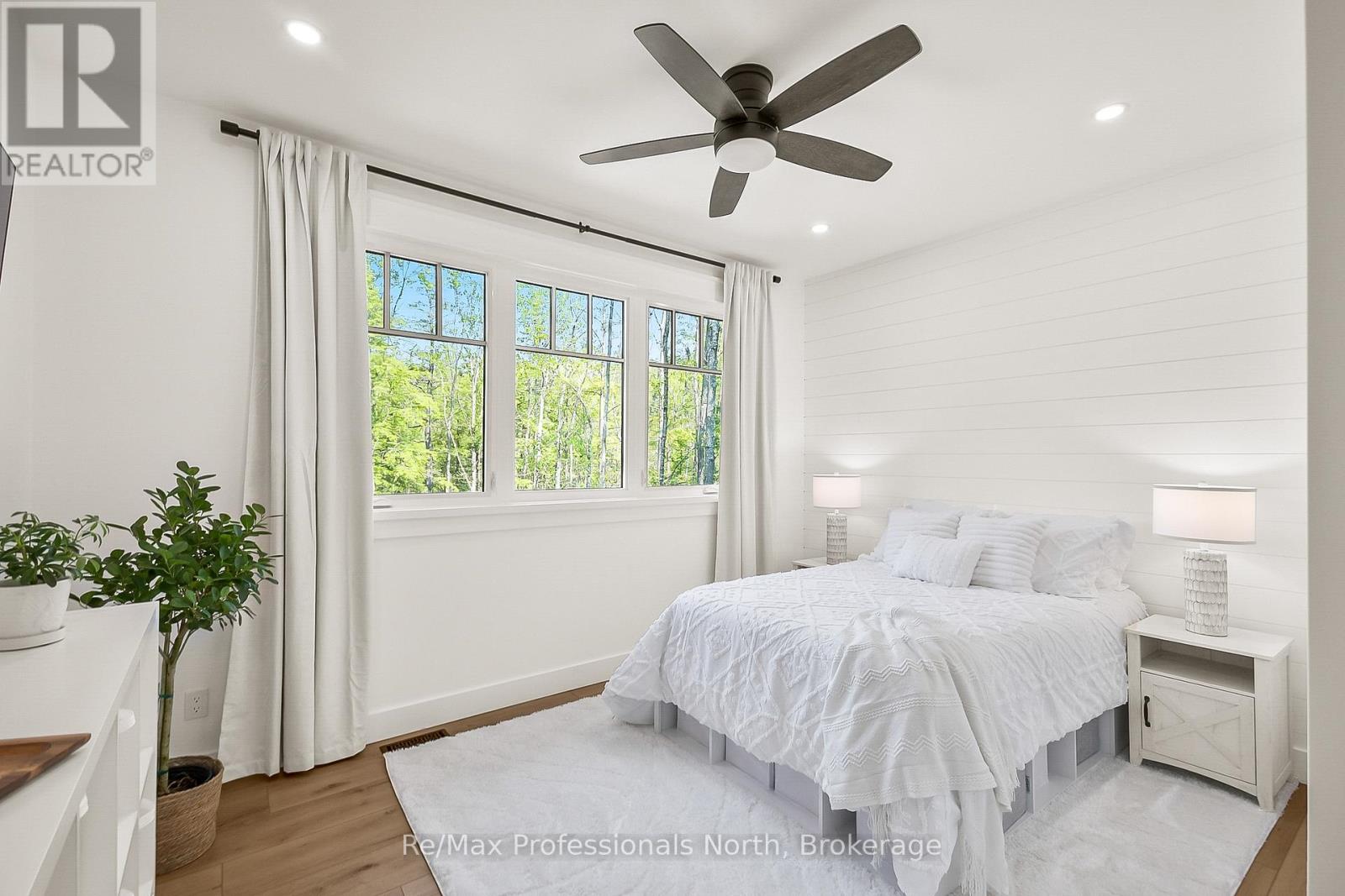 1054 Brydons Bay Road, Gravenhurst, Ontario  P1P 1R1 - Photo 19 - X12699758