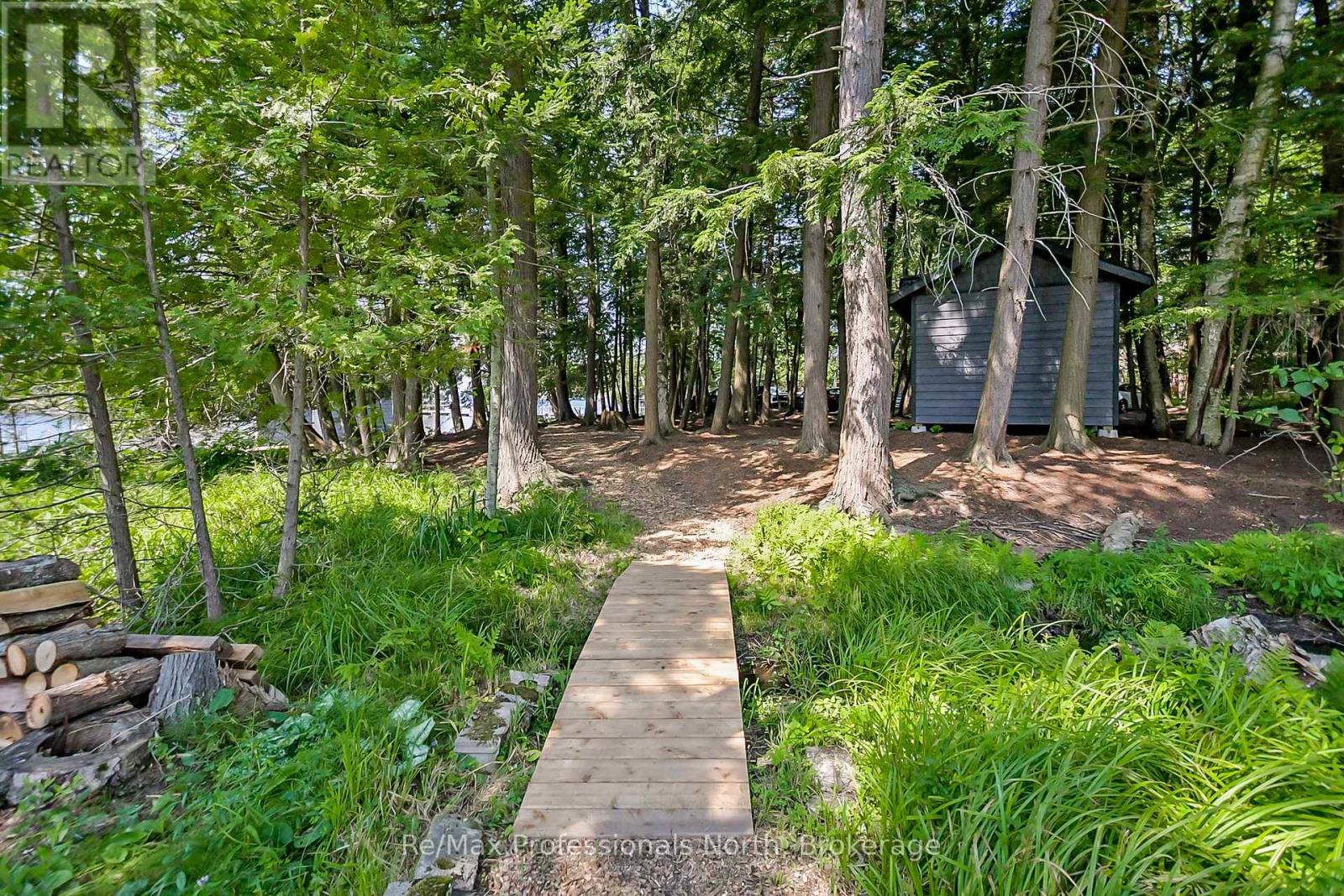 1054 Brydons Bay Road, Gravenhurst, Ontario  P1P 1R1 - Photo 26 - X12699758