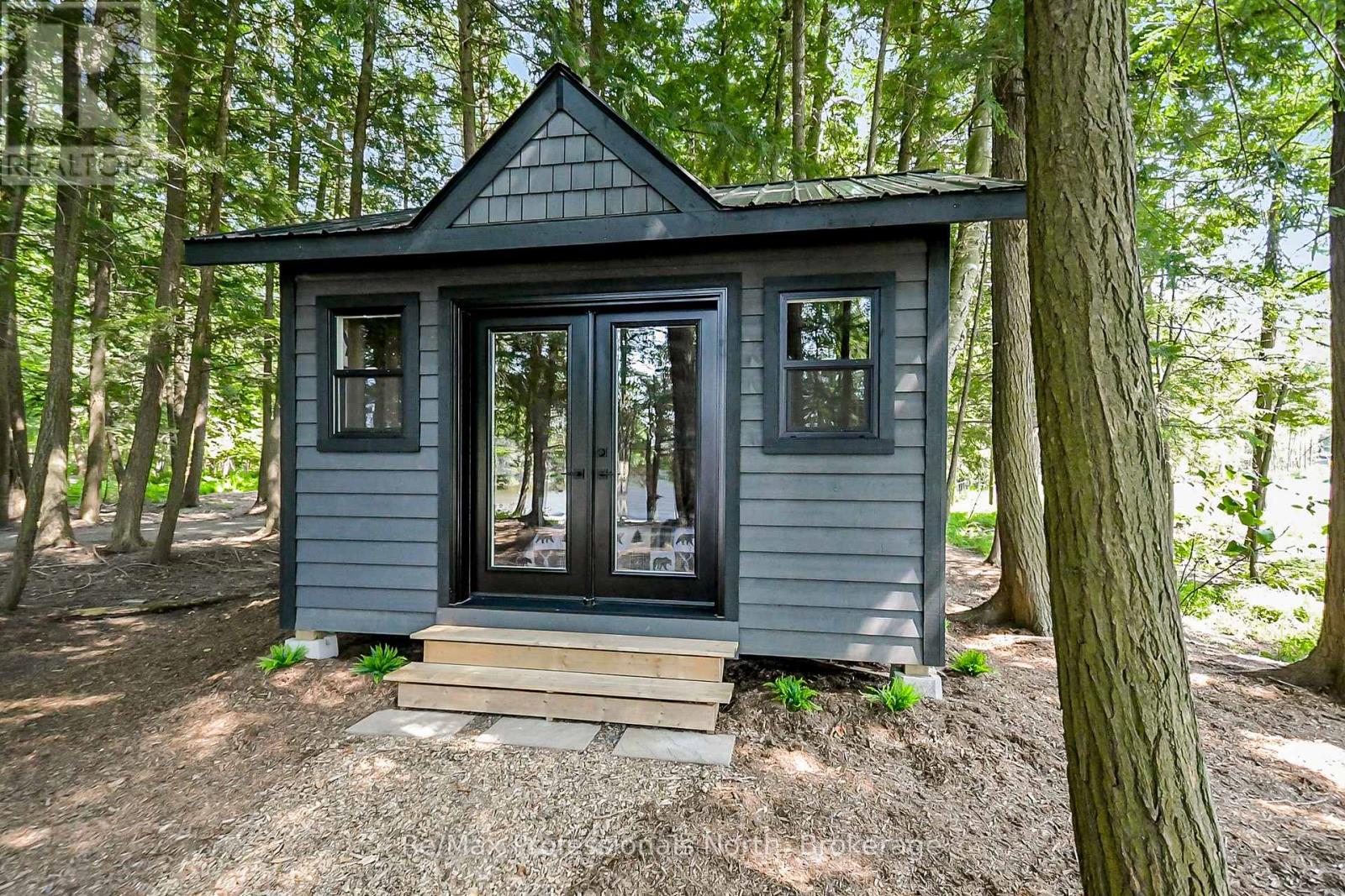 1054 Brydons Bay Road, Gravenhurst, Ontario  P1P 1R1 - Photo 27 - X12699758