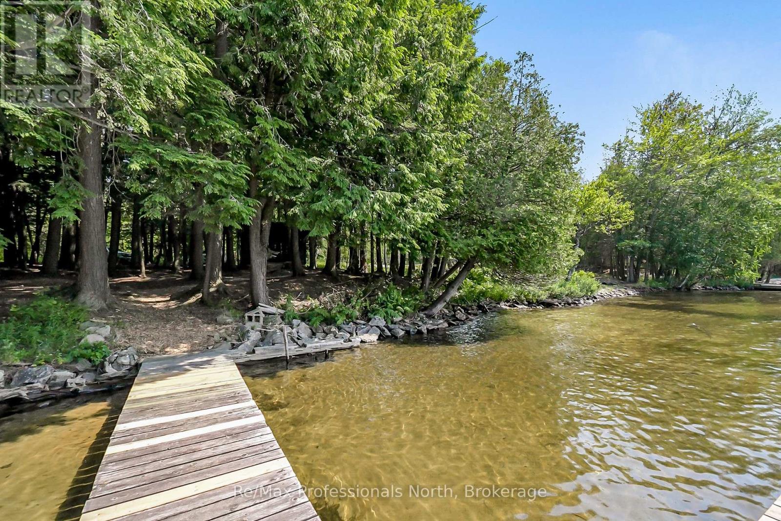 1054 Brydons Bay Road, Gravenhurst, Ontario  P1P 1R1 - Photo 32 - X12699758