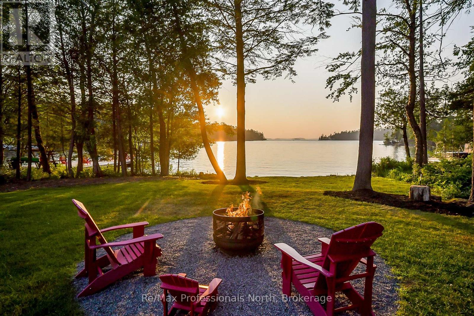 1054 Brydons Bay Road, Gravenhurst, Ontario  P1P 1R1 - Photo 9 - X12699758