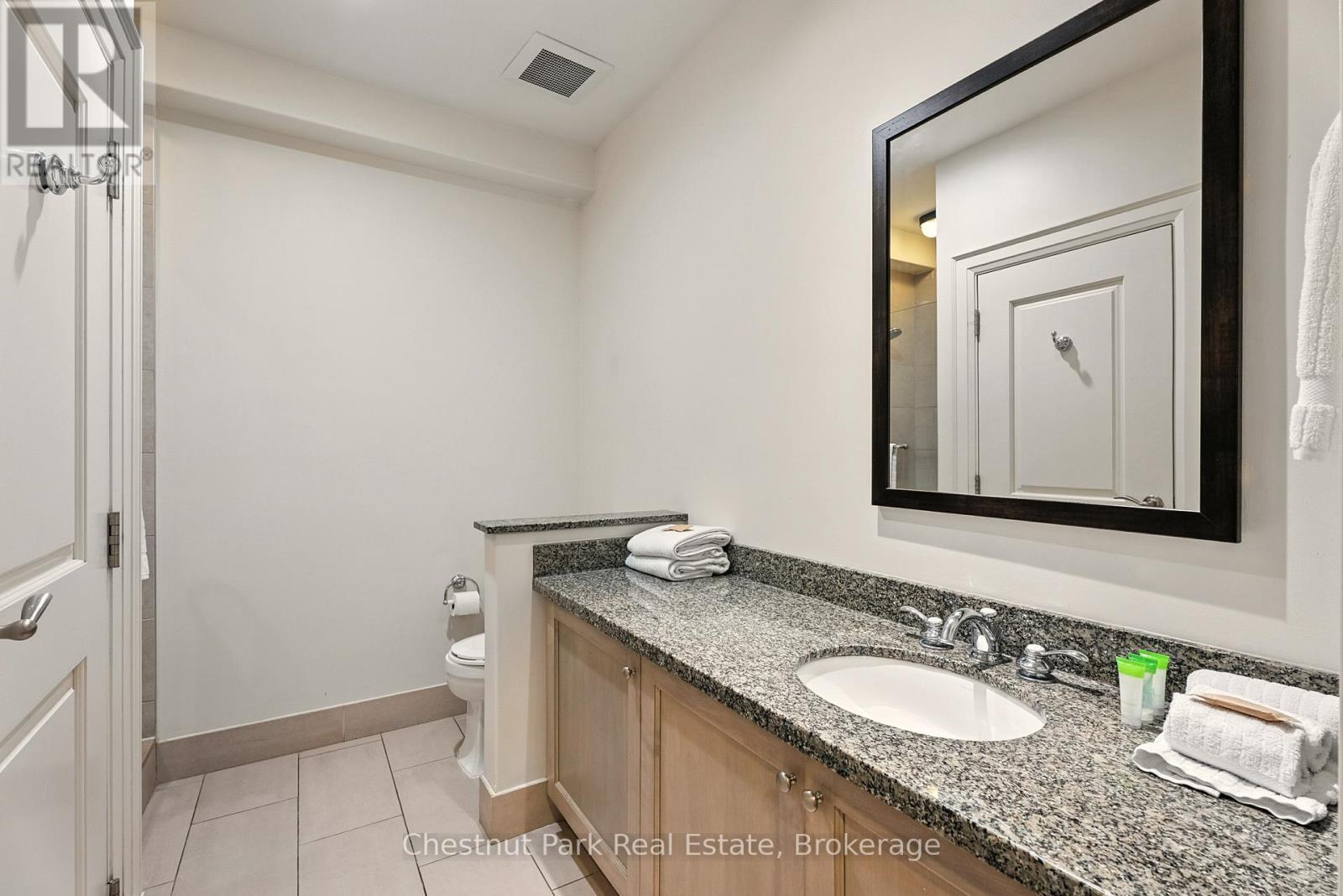 L203-C1 - 1869 Muskoka Rd 118 Road W, Muskoka Lakes, Ontario  P1L 1W8 - Photo 16 - X12701270