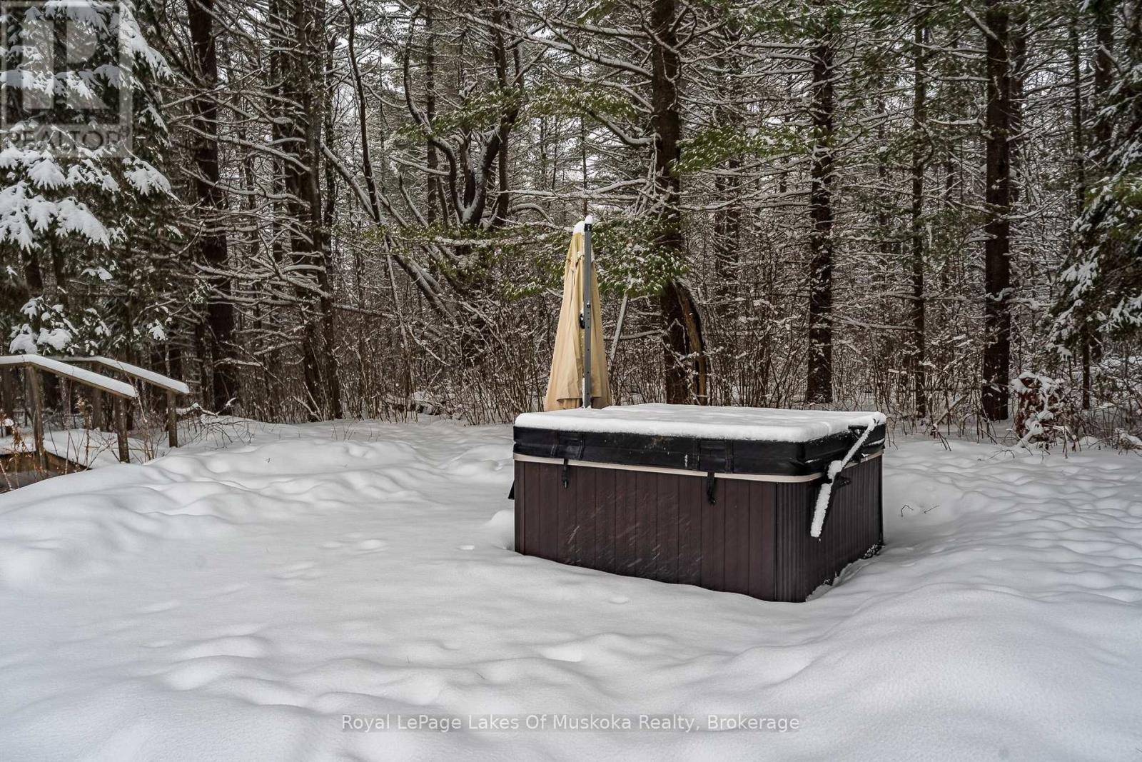 2892 60 Highway E, Lake Of Bays, Ontario  P0A 1H0 - Photo 22 - X12702616