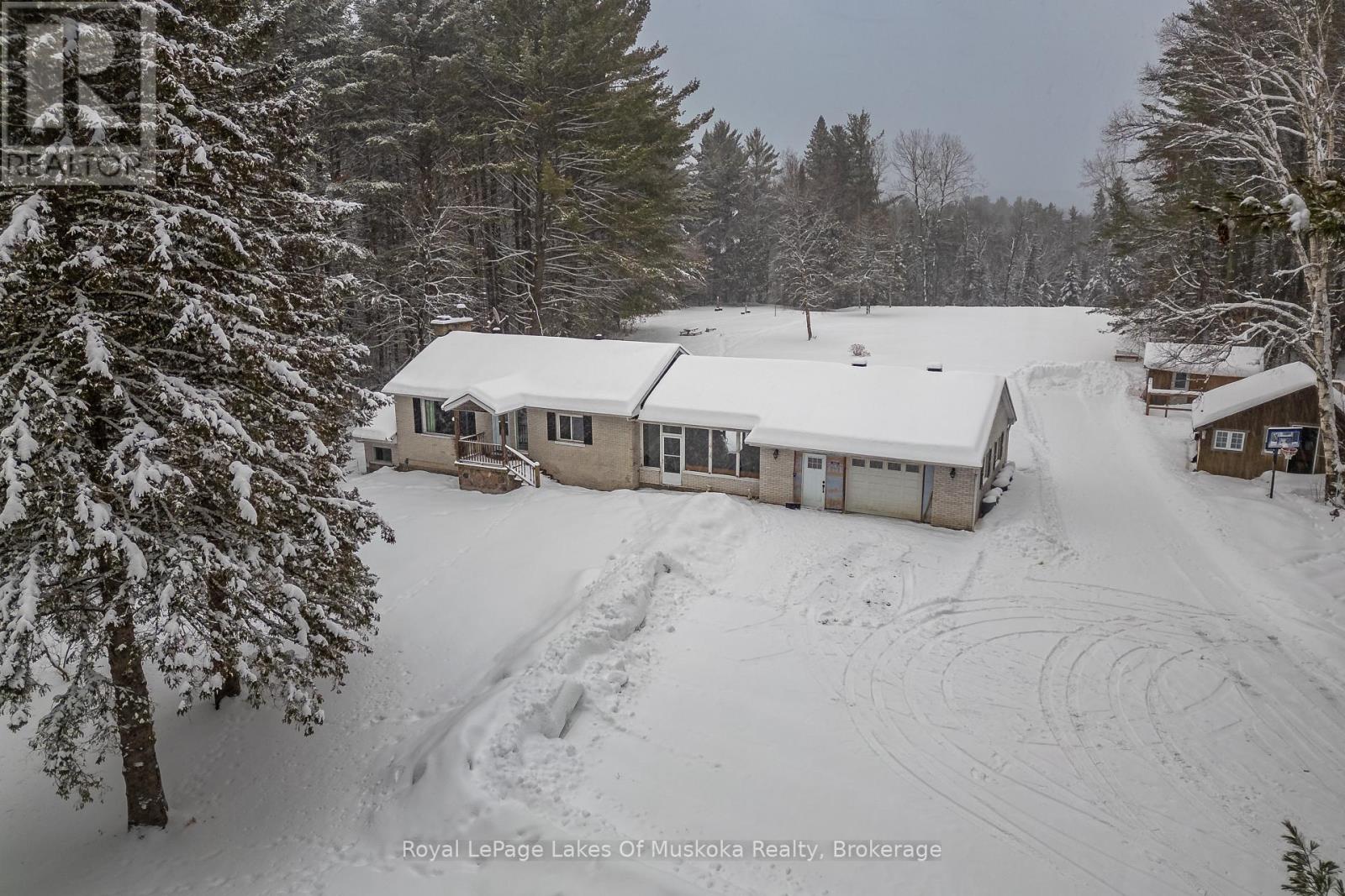 2892 60 Highway E, Lake Of Bays, Ontario  P0A 1H0 - Photo 3 - X12702616