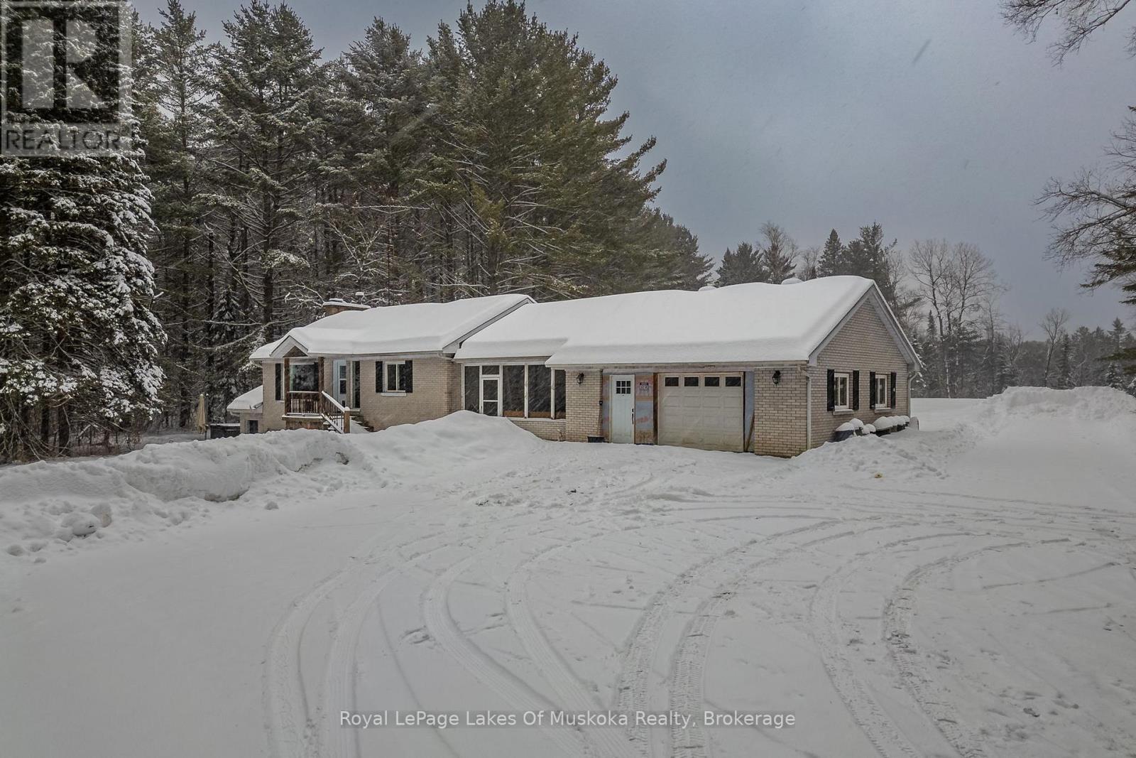2892 60 Highway E, Lake Of Bays, Ontario  P0A 1H0 - Photo 4 - X12702616