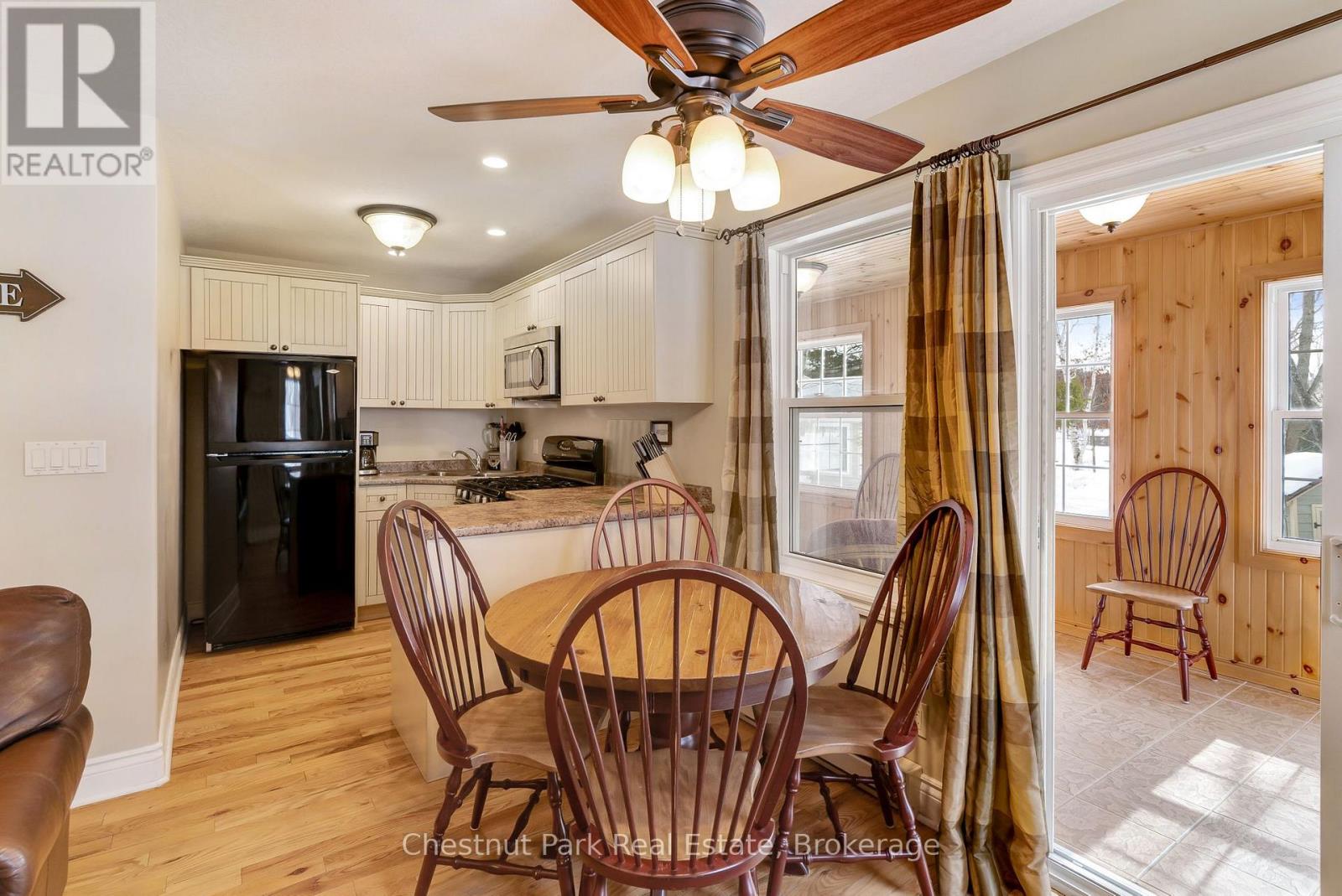 105-10 - 1052 Rat Bay Road, Lake Of Bays, Ontario  P1H 2J6 - Photo 16 - X12703748