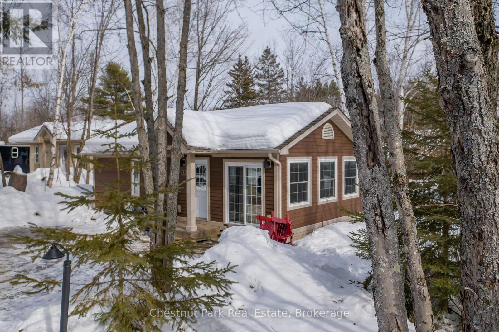 105-10 - 1052 Rat Bay Road, Lake Of Bays, Ontario  P1H 2J6 - Photo 2 - X12703748