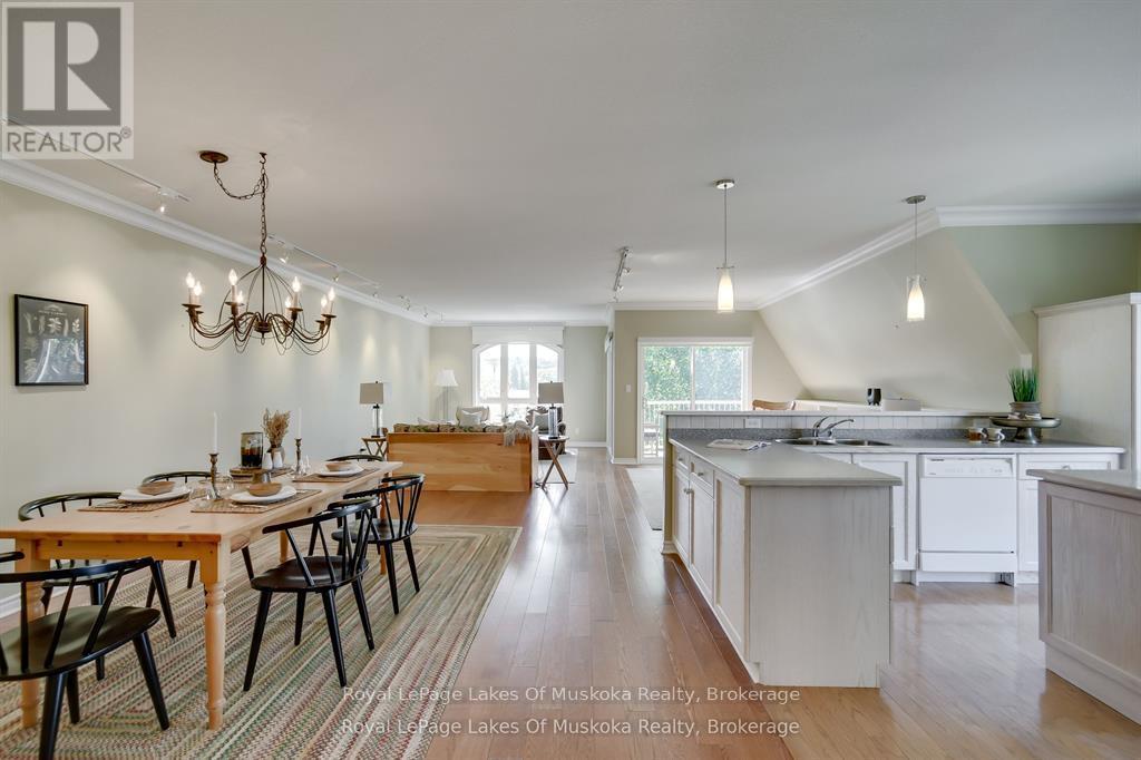 401 - 31 Dairy Lane, Huntsville, Ontario  P1H 1L7 - Photo 3 - X12707164